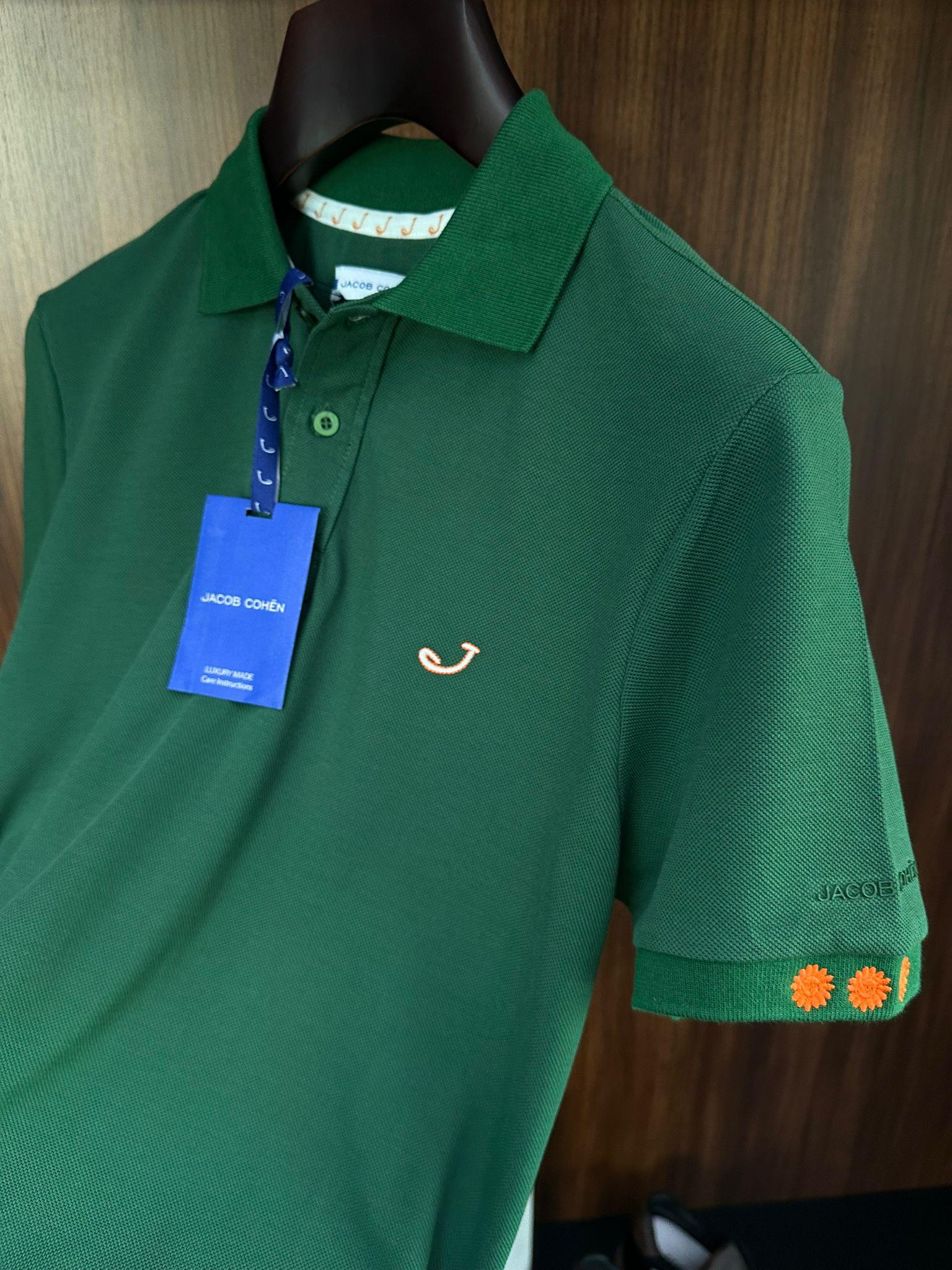 Kol Ve Göğüs Nakış Detaylı Yakalı T-Shirt