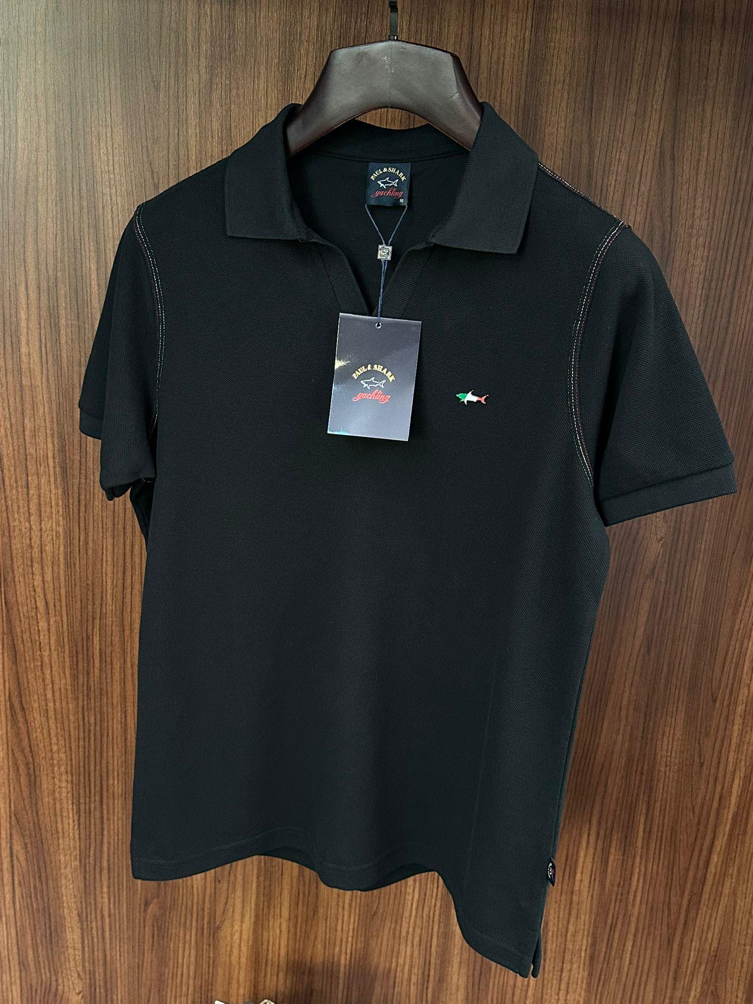 Metal Logolu Pike Kumaş Yakalı T-Shirt