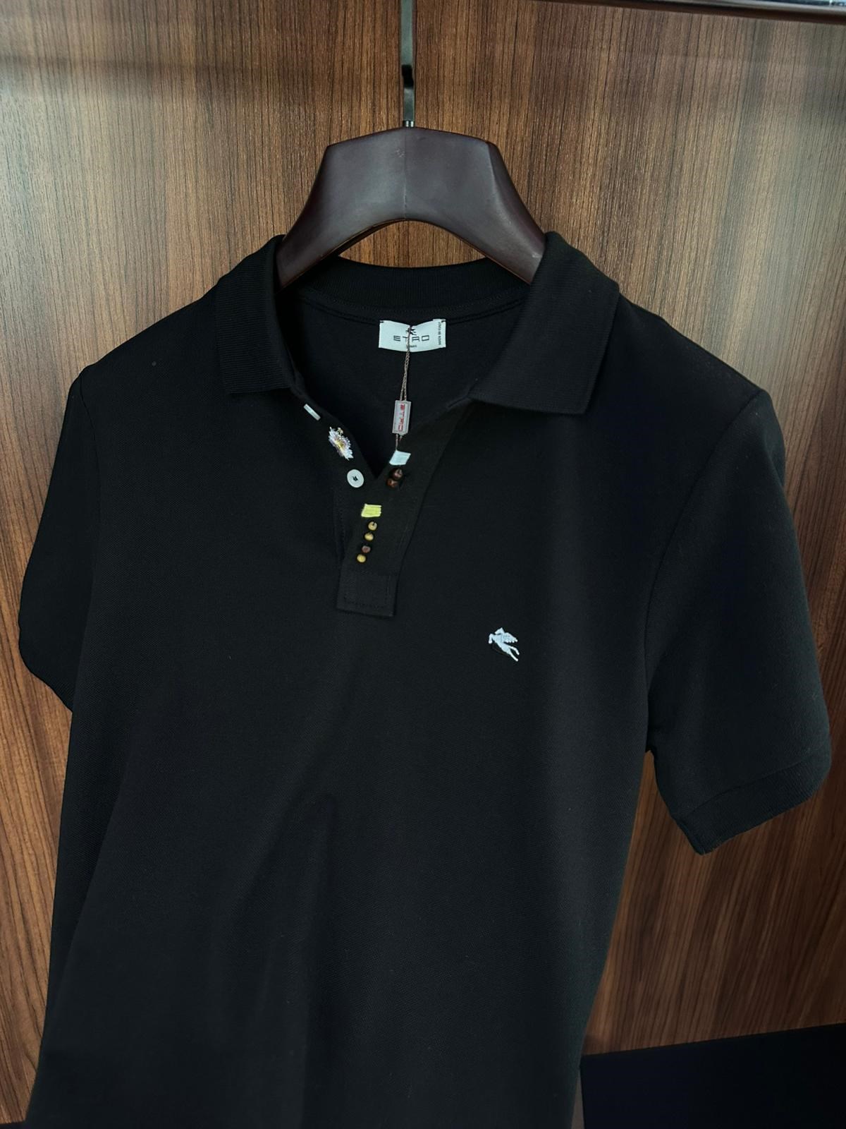 Nakış Armalı Boncuk Detaylı Yakalı T-Shirt