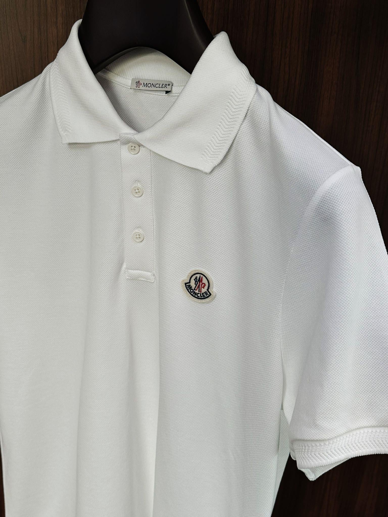 Nakış Logo Ve Yaka Detaylı Yakalı T-Shirt
