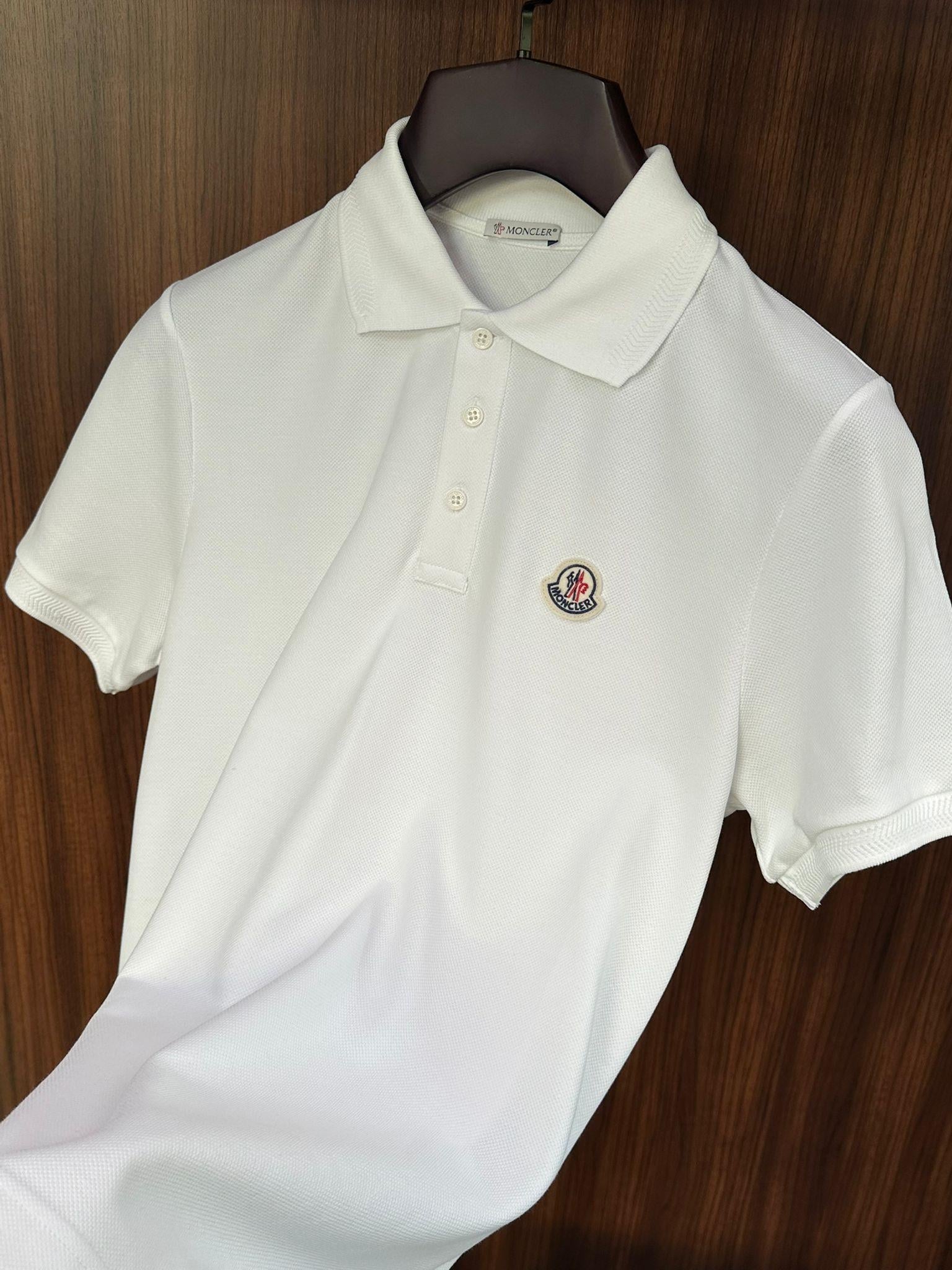 Nakış Logo Ve Yaka Detaylı Yakalı T-Shirt