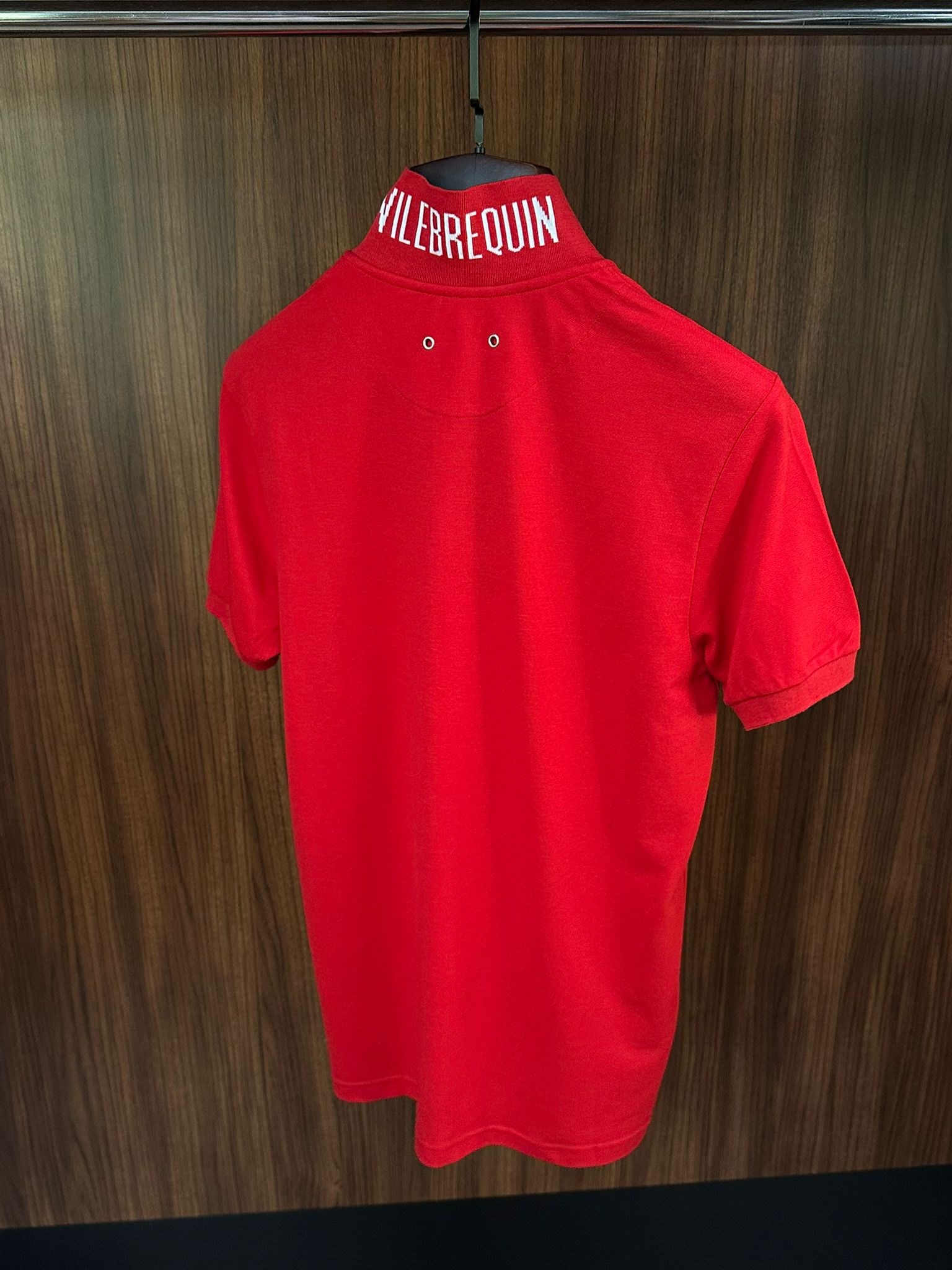 Nakış Logolu Ense Yazılı Yakalı T-Shirt