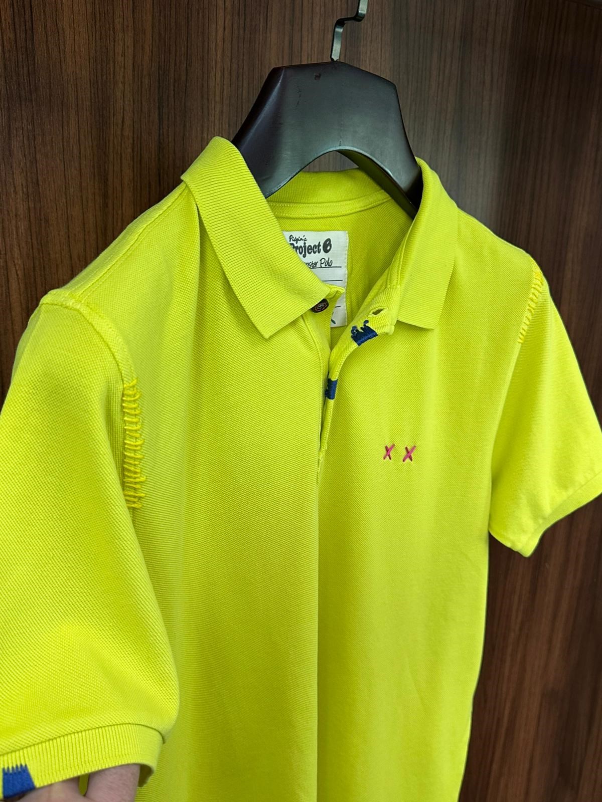 Nakış Logolu Tahta Düğmeli Yakalı T-Shirt