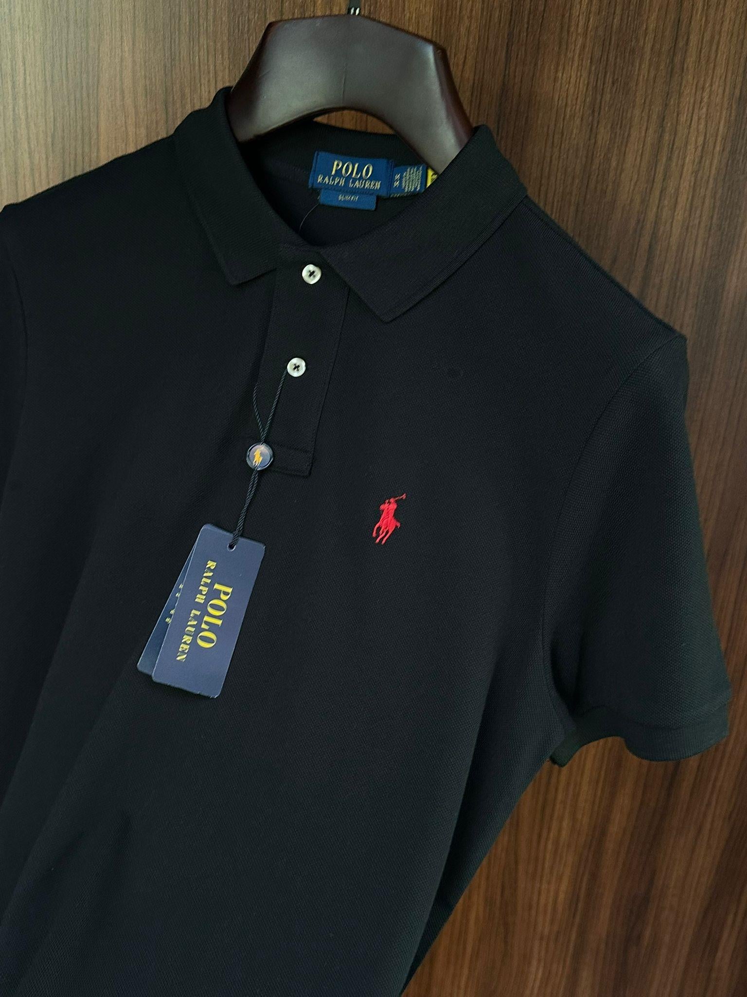 Nakış Logolu Yakalı T-Shirt
