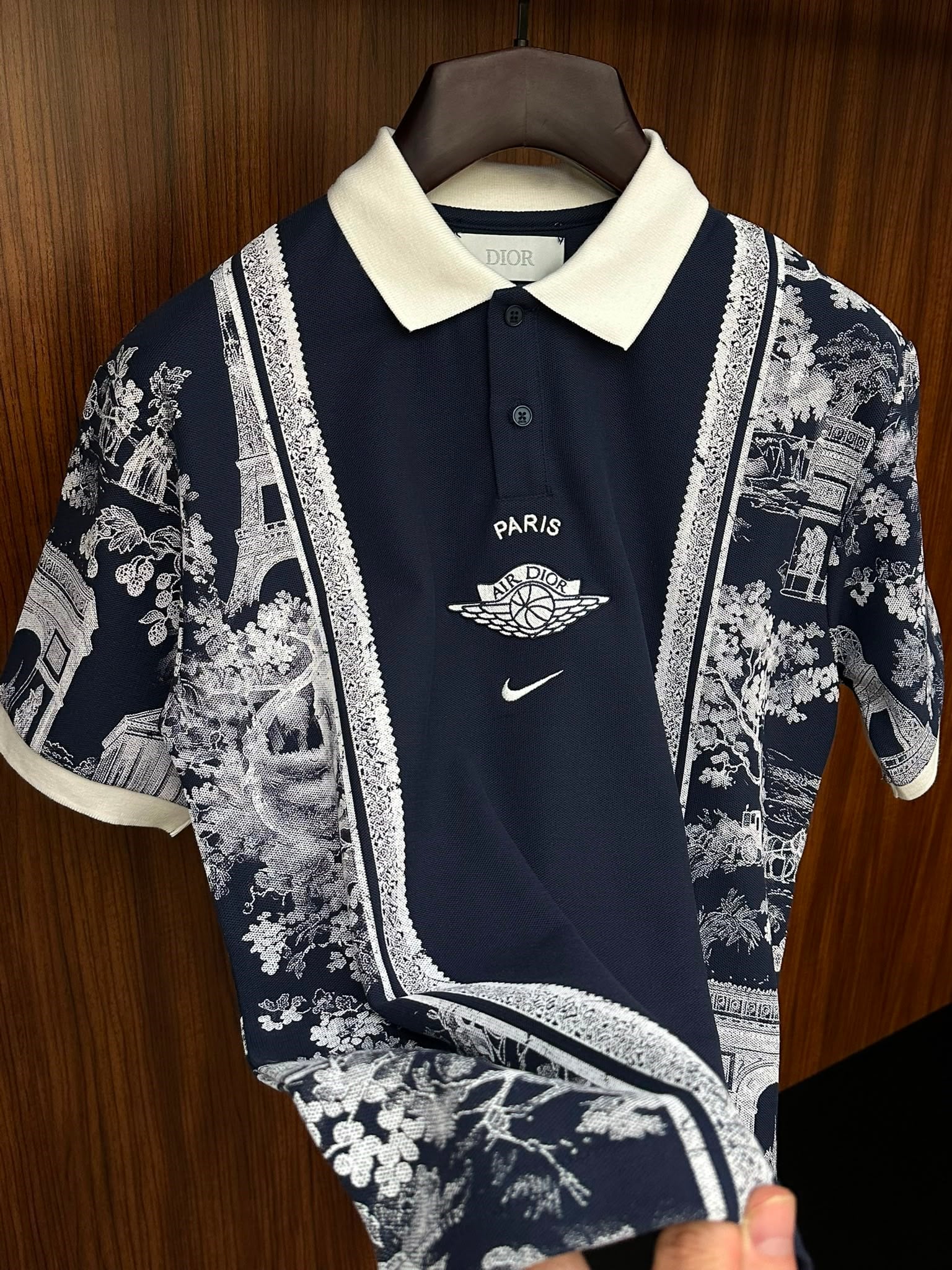 Paris Özel Seri Yakalı T-Shirt
