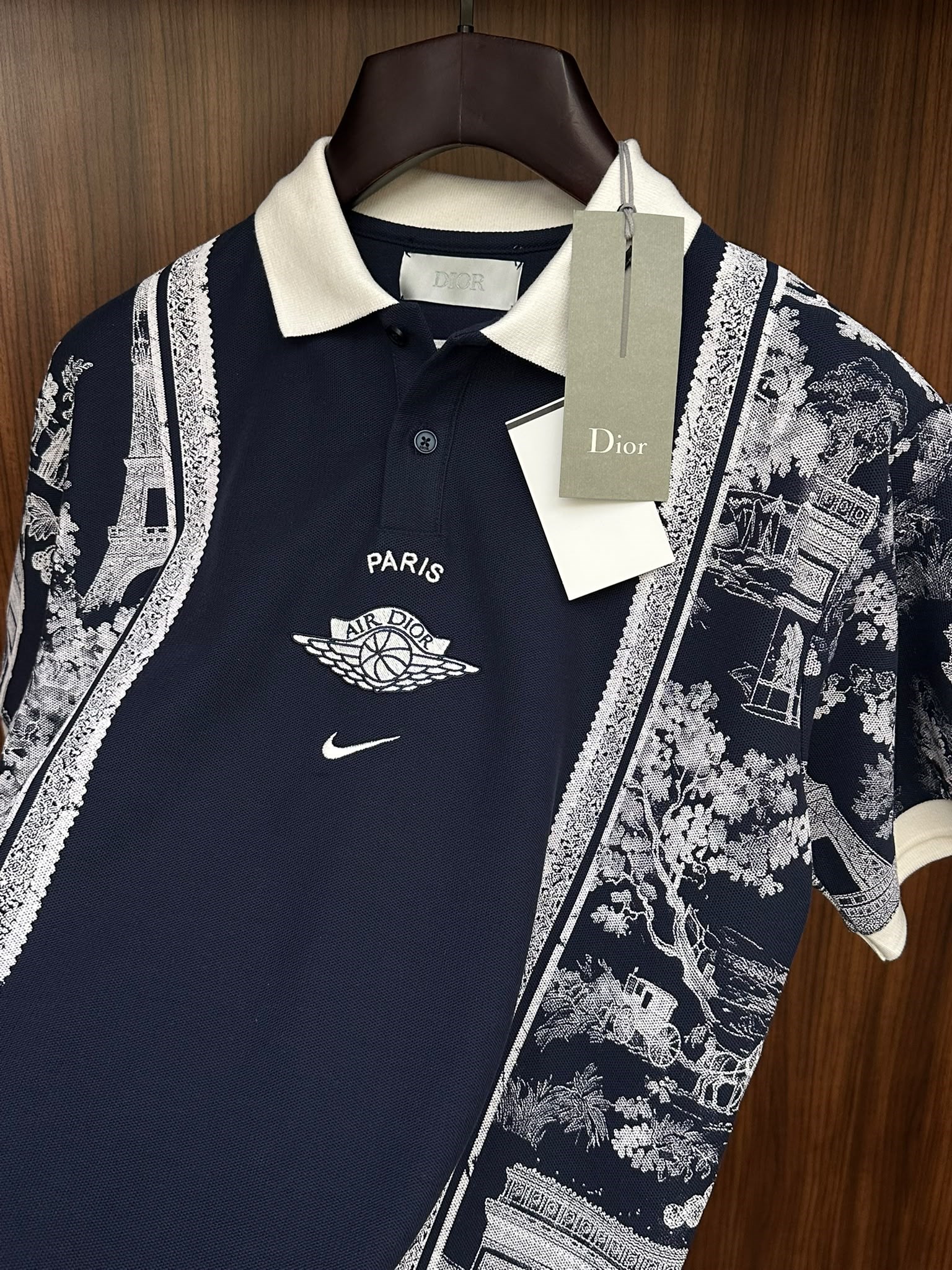 Paris Özel Seri Yakalı T-Shirt