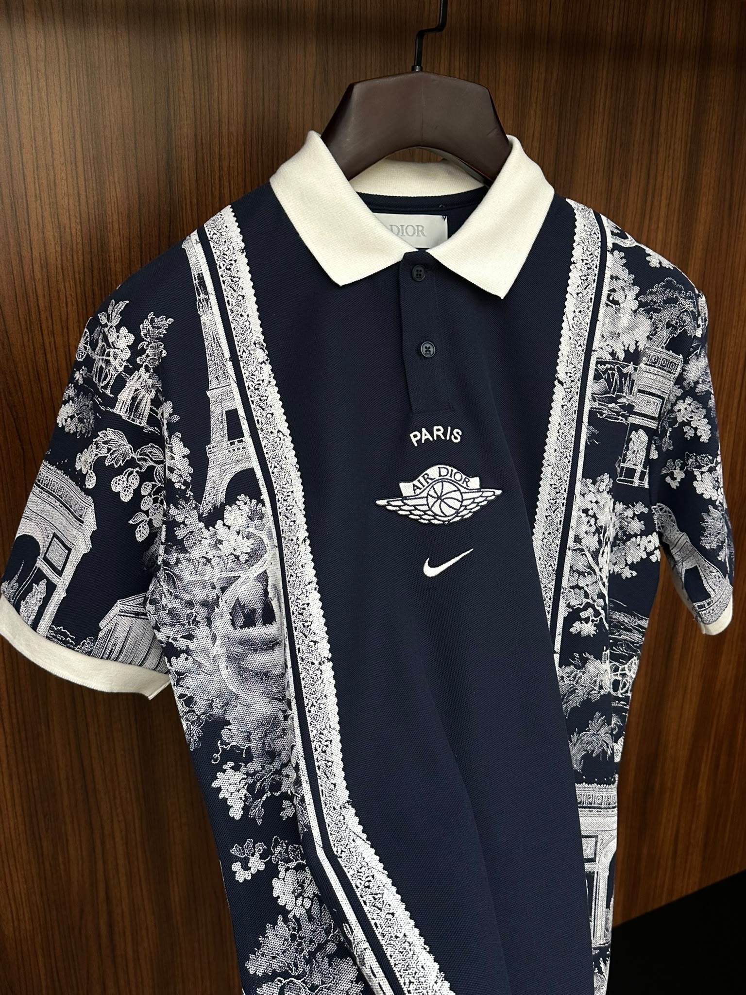 Paris Özel Seri Yakalı T-Shirt