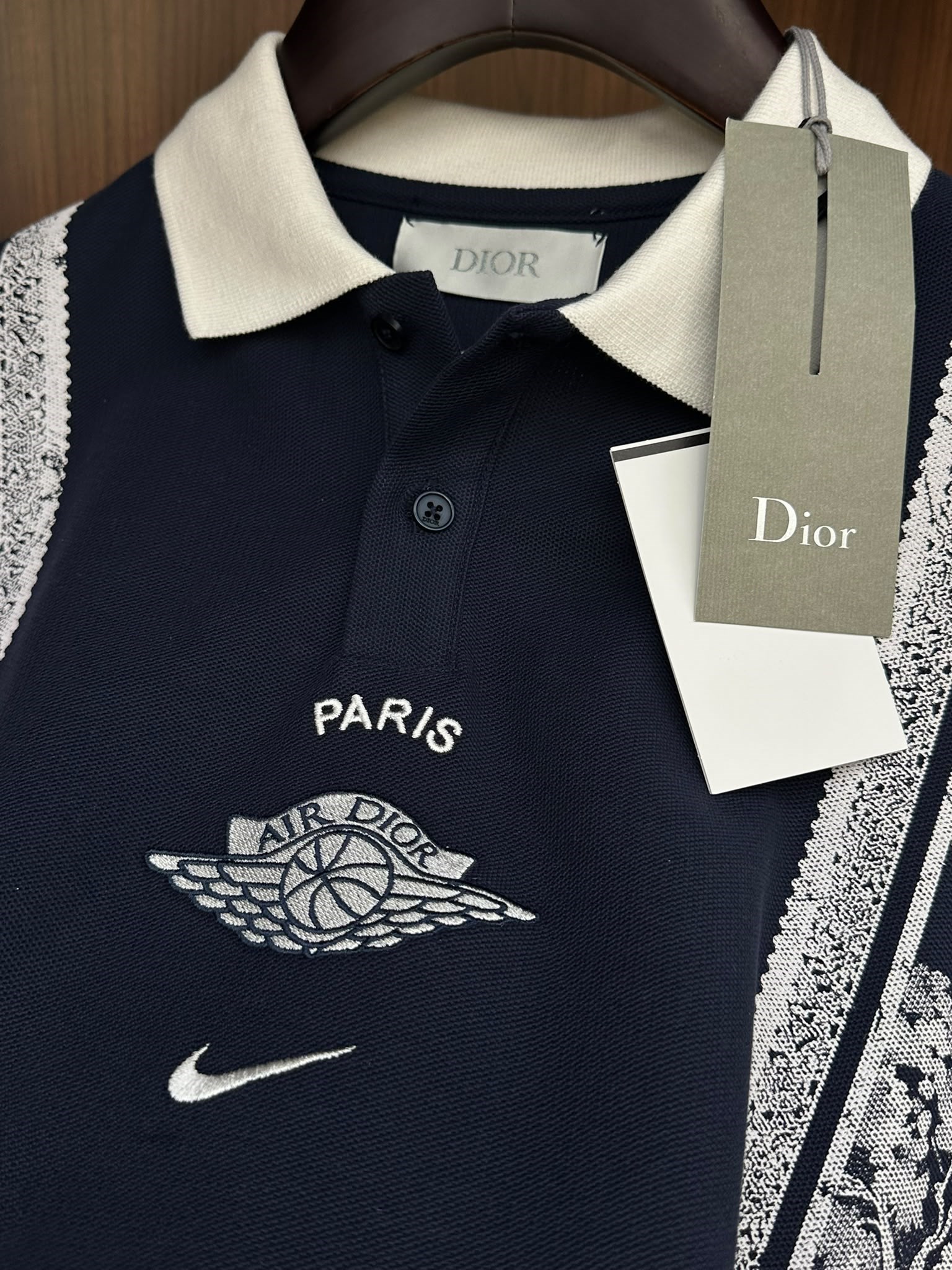 Paris Özel Seri Yakalı T-Shirt