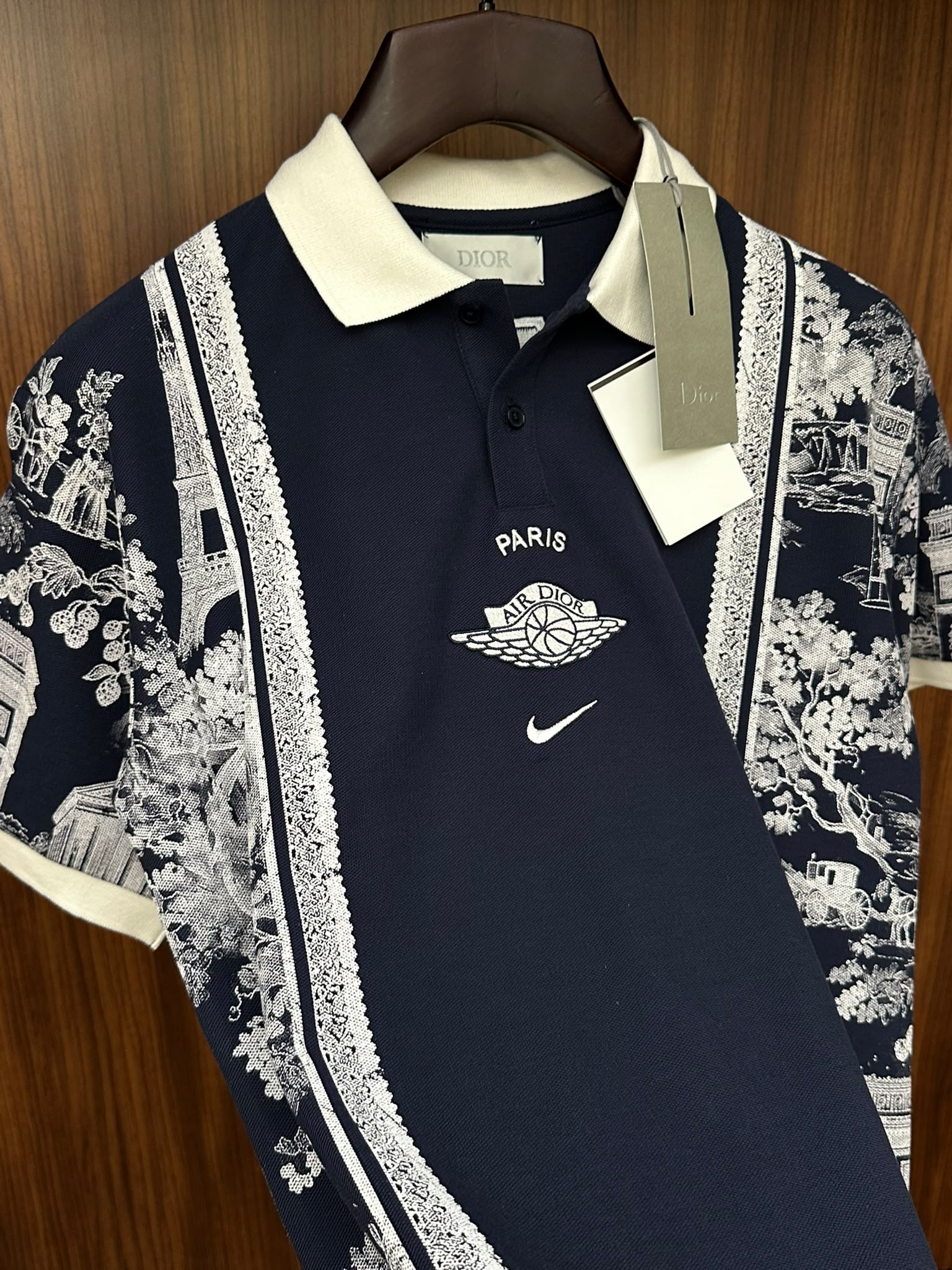 Paris Özel Seri Yakalı T-Shirt