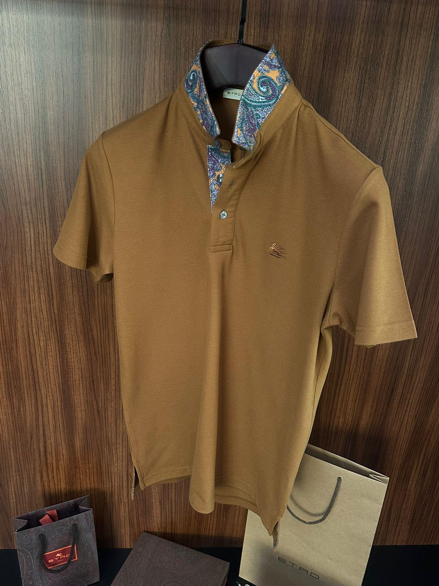 Yaka Desen Detaylı Pike Kumaş Yakalı T-Shirt