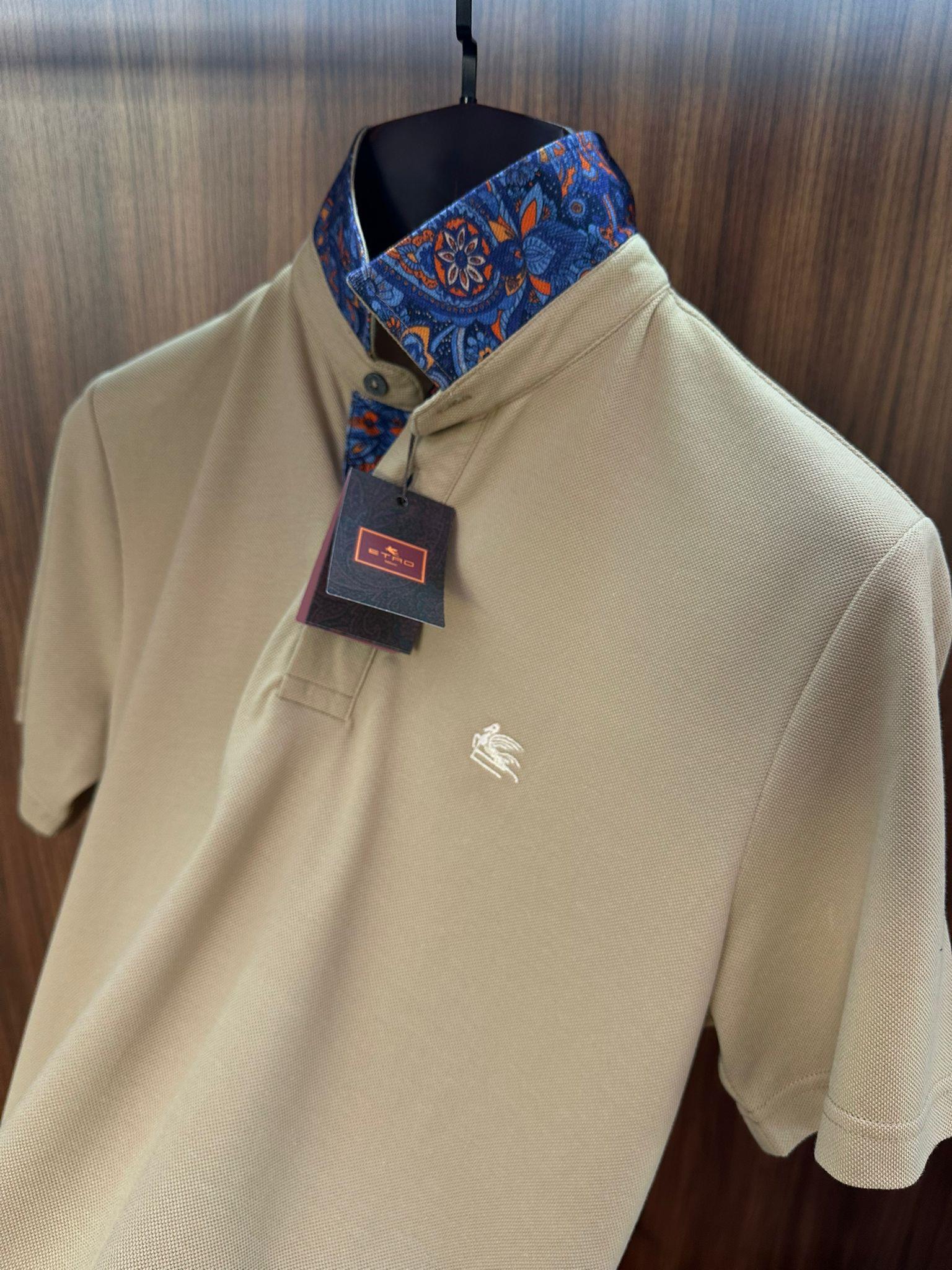 Yaka Desen Detaylı Pike Kumaş Yakalı T-Shirt
