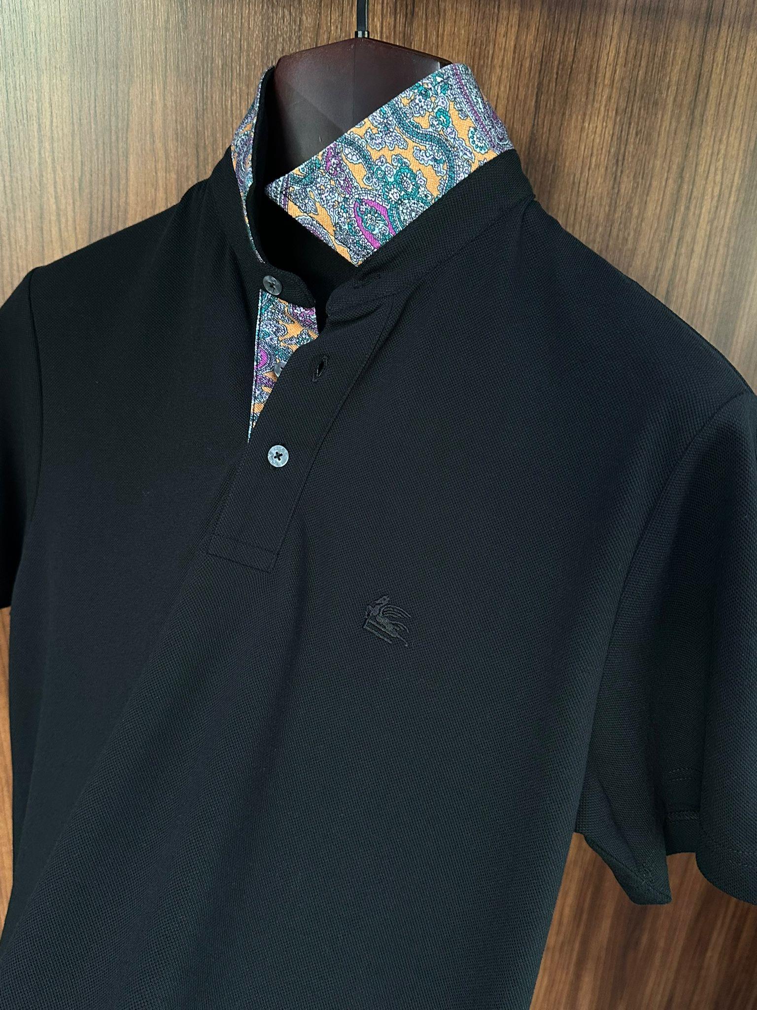 Yaka Desen Detaylı Pike Kumaş Yakalı T-Shirt