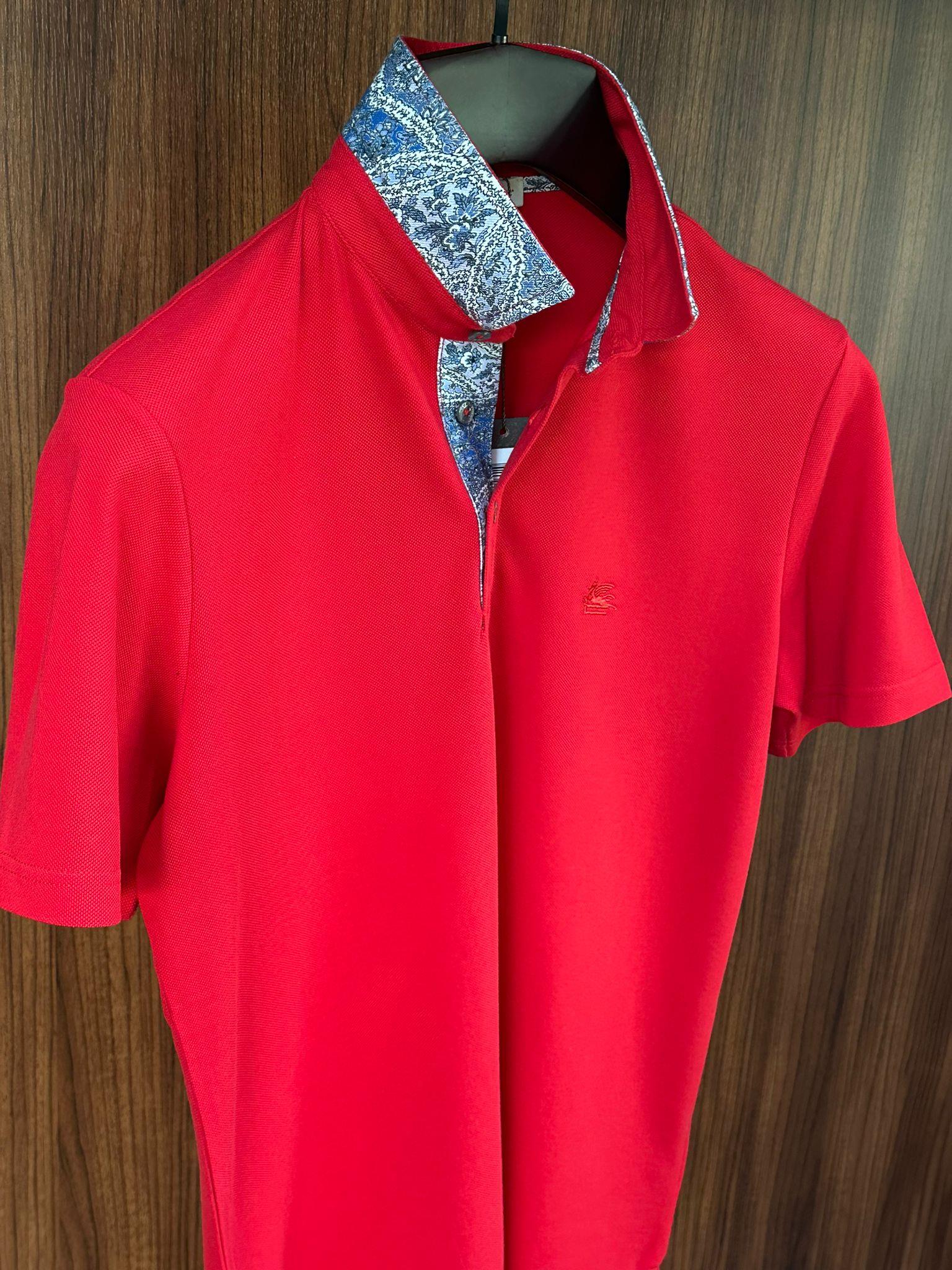 Yaka Desen Detaylı Pike Kumaş Yakalı T-Shirt