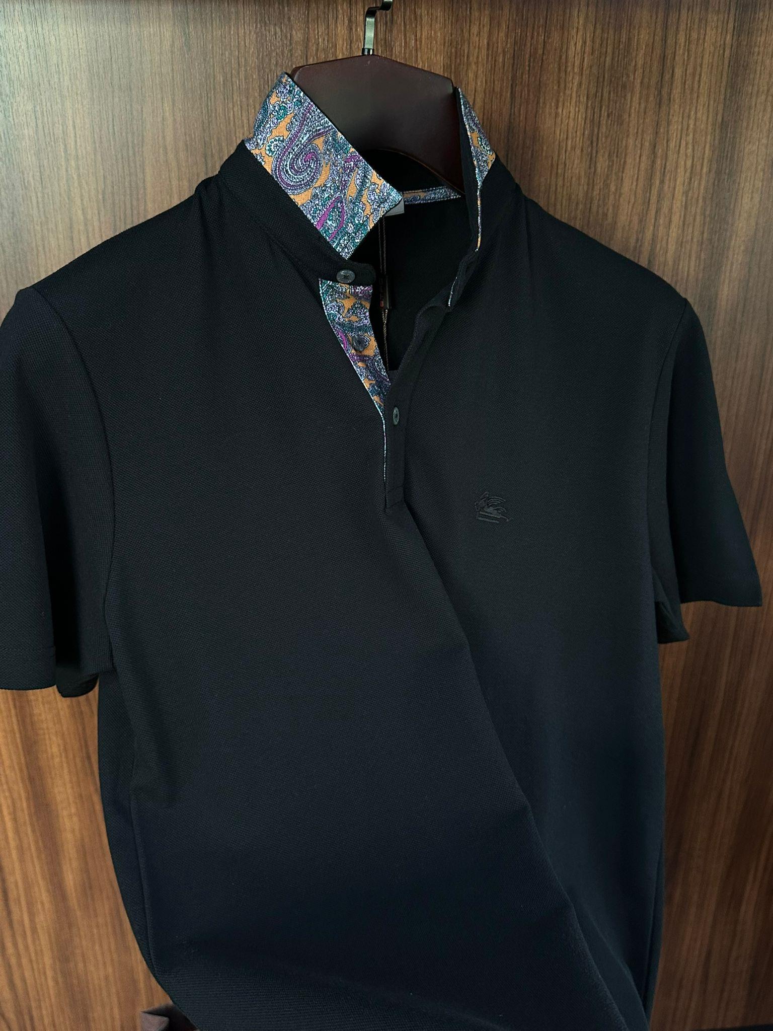 Yaka Desen Detaylı Pike Kumaş Yakalı T-Shirt