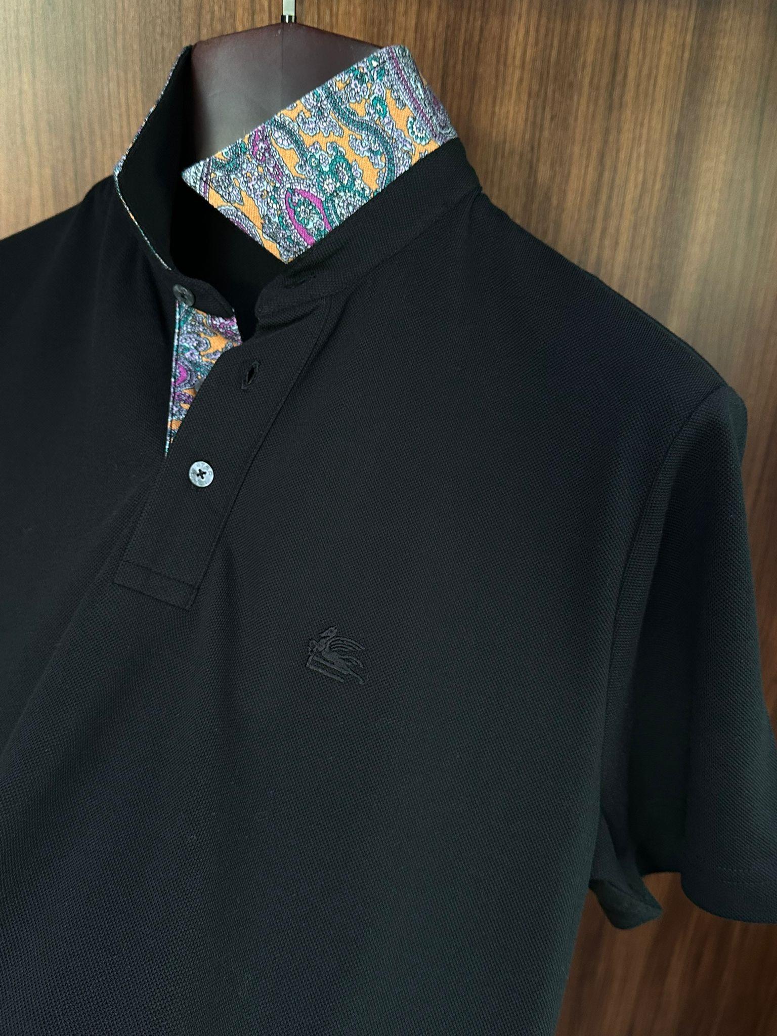 Yaka Desen Detaylı Pike Kumaş Yakalı T-Shirt