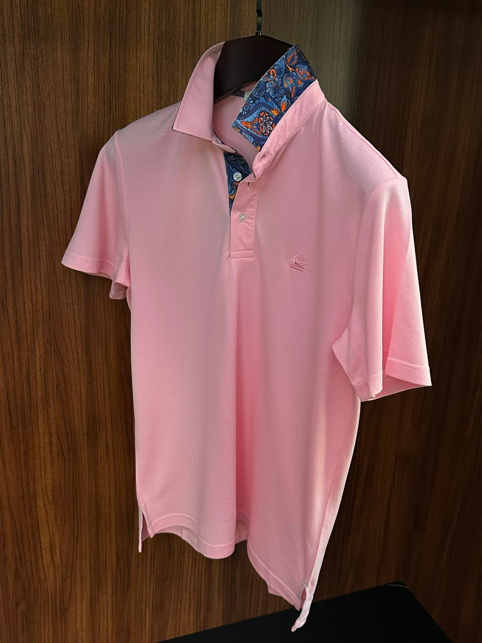 Yaka Desen Detaylı Pike Kumaş Yakalı T-Shirt