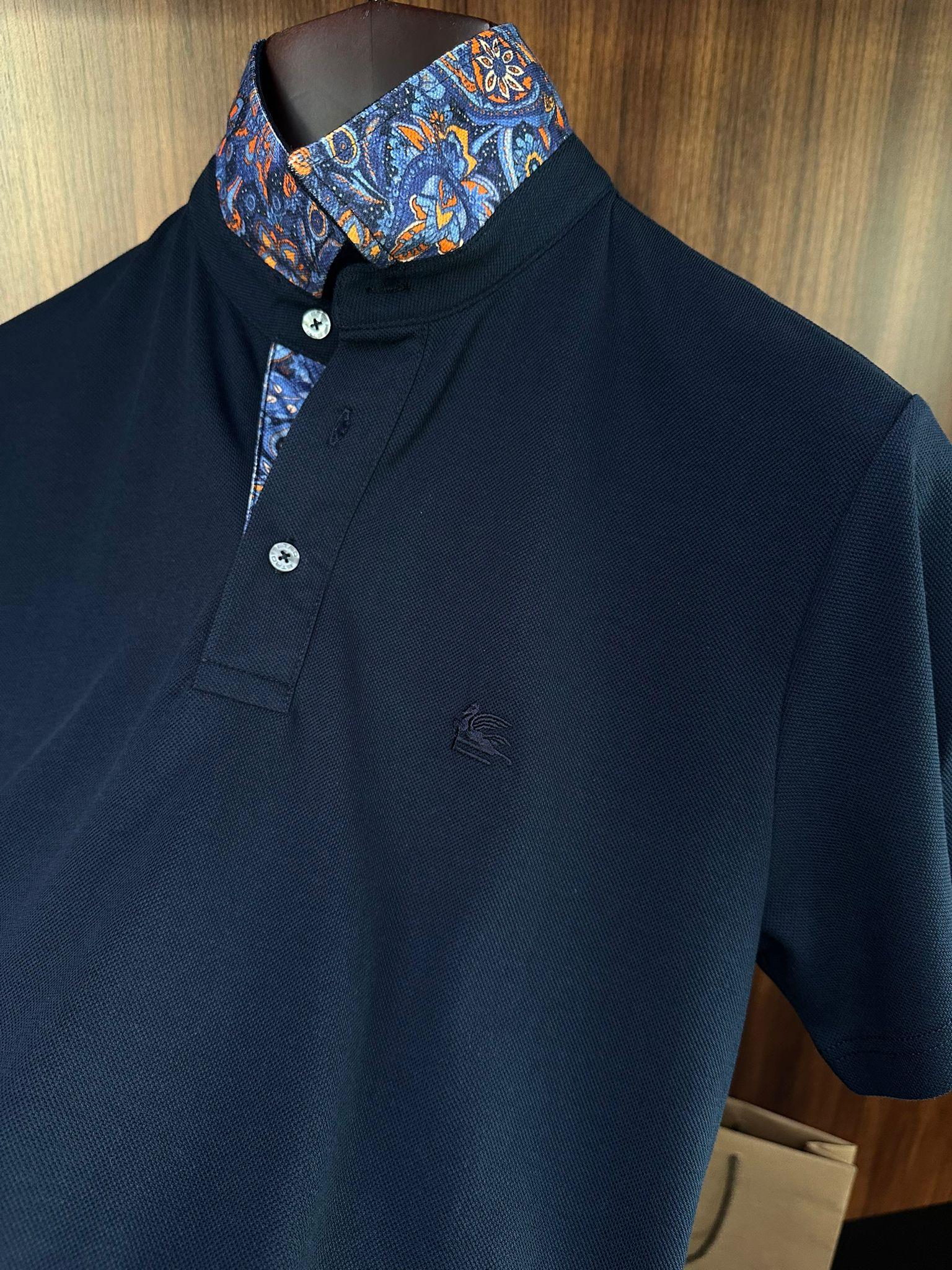 Yaka Desen Detaylı Pike Kumaş Yakalı T-Shirt