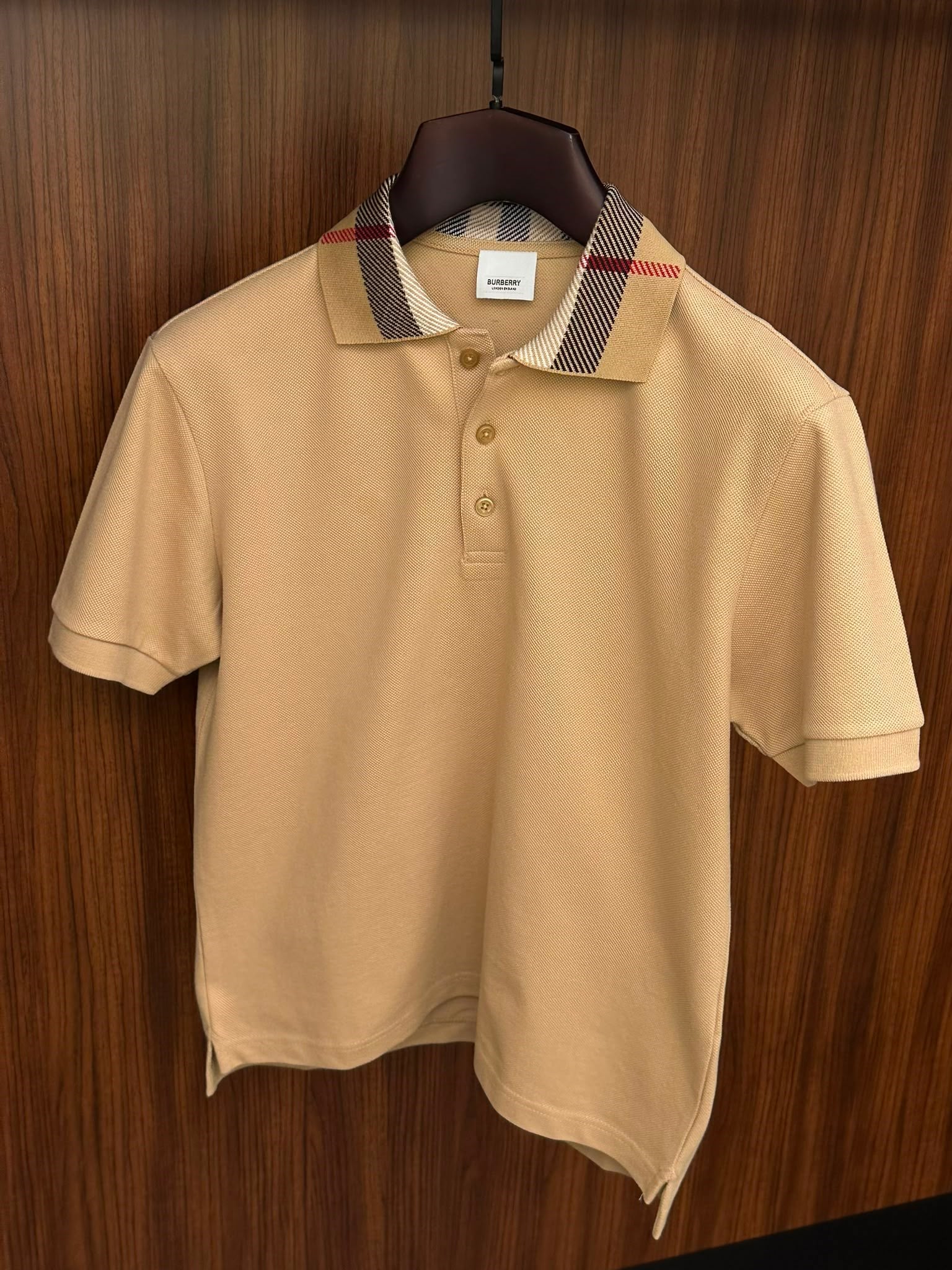 Yaka Detaylı Düğme Kapamalı İthal Yakalı T-Shirt