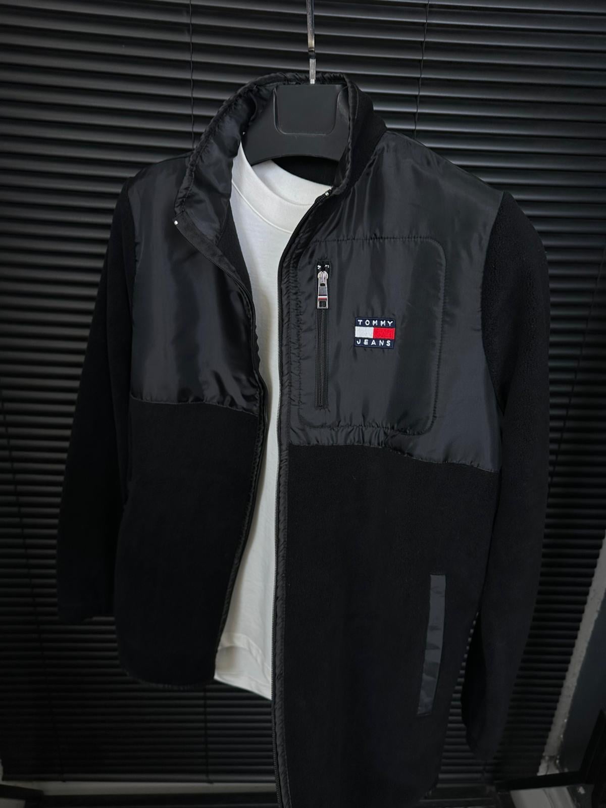 Nakış Logolu Çift Cepli Polar