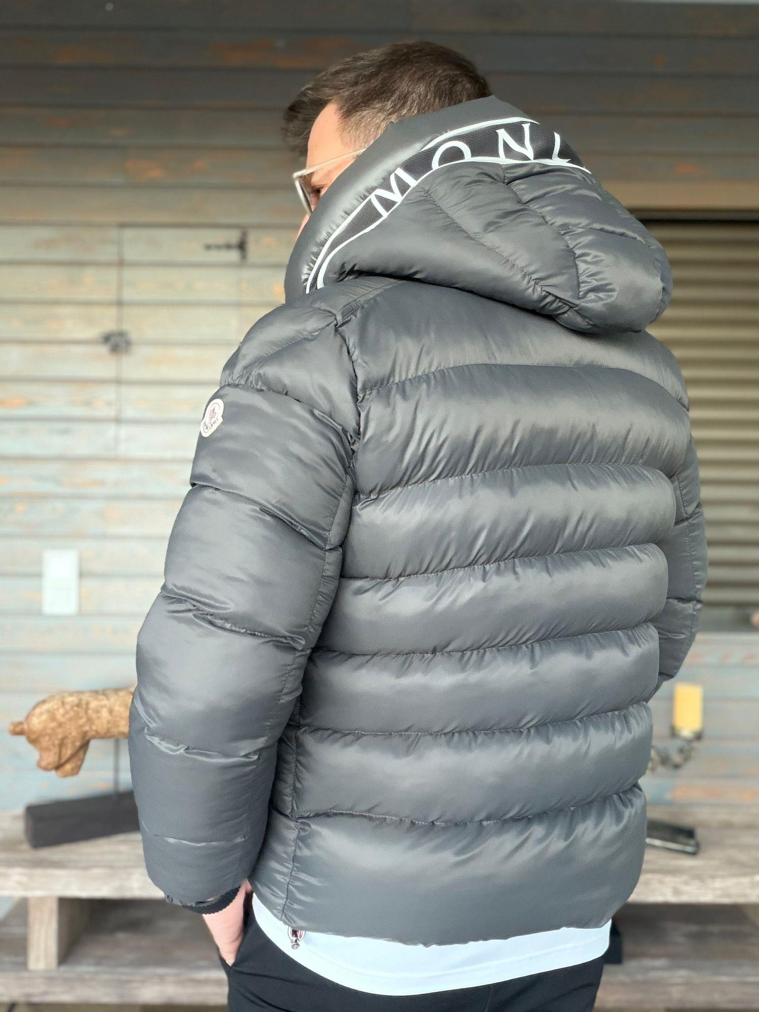 Kapüşon Yazı Detaylı Şişme Mont