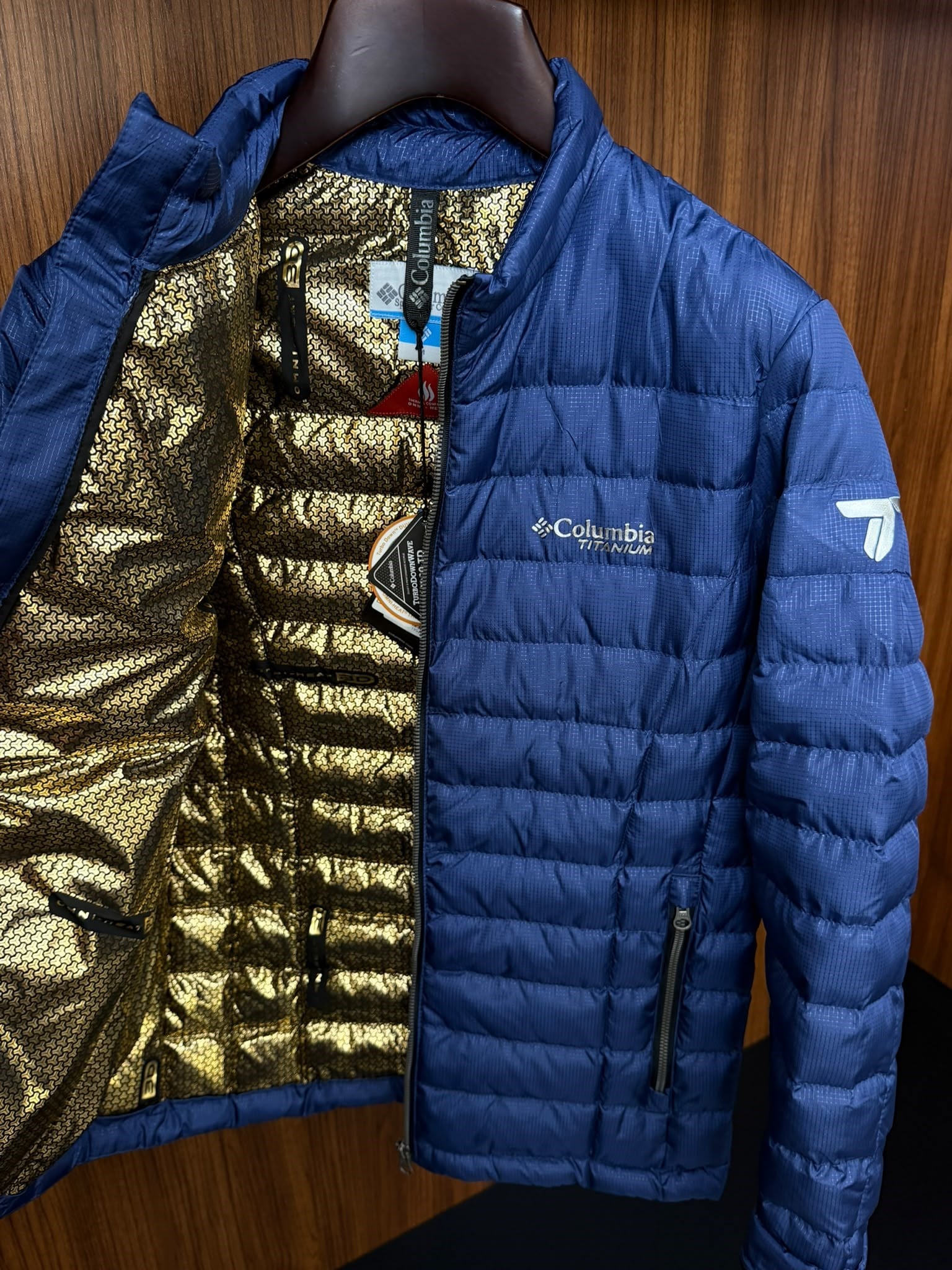 Reflektör Logolu Hafif Dolgulu 3D Termal Şişme Mont
