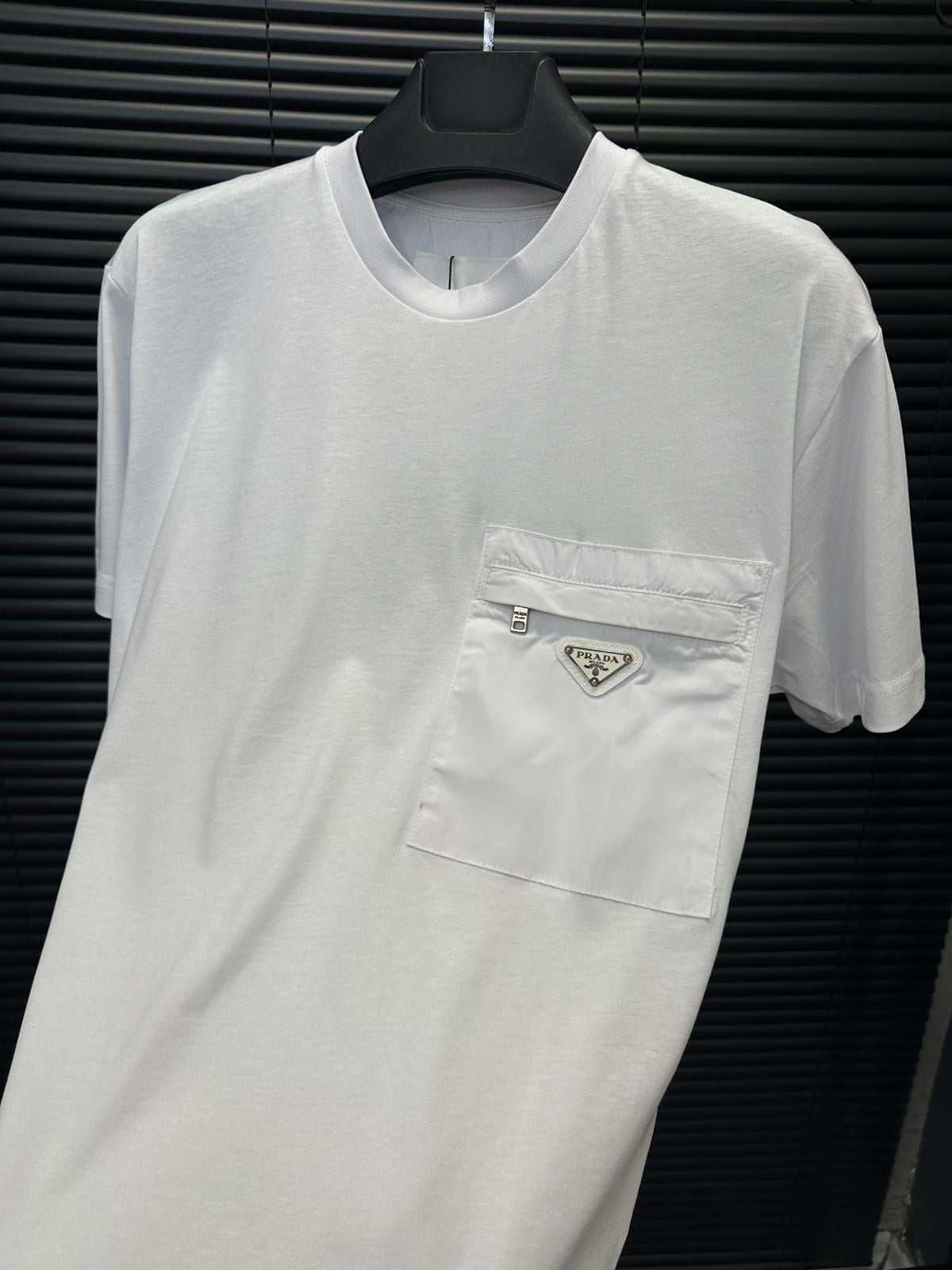 Metal Armalı Fermuar Cep Detaylı T-Shirt - Beyaz