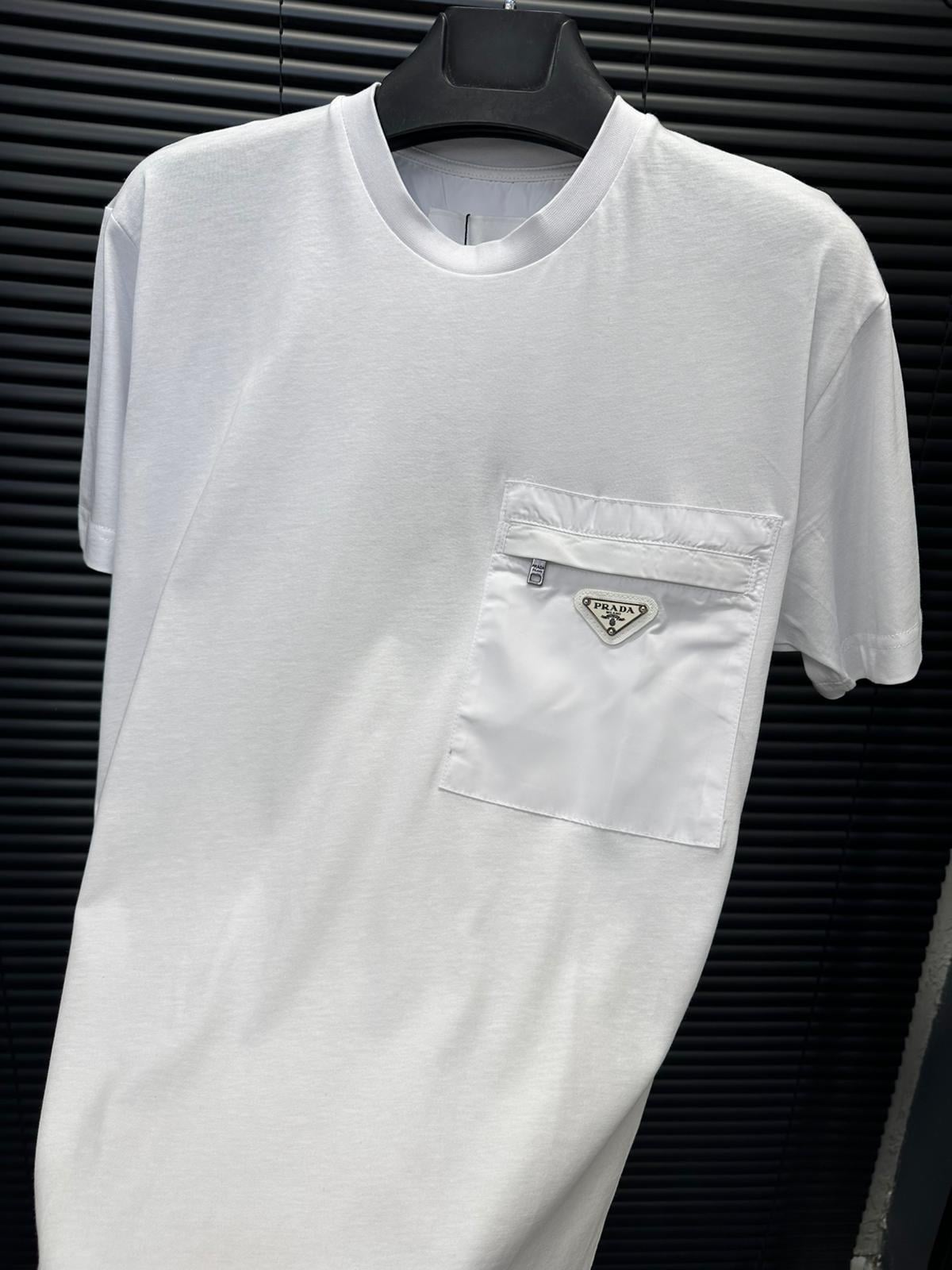 Metal Armalı Fermuar Cep Detaylı T-Shirt - Beyaz