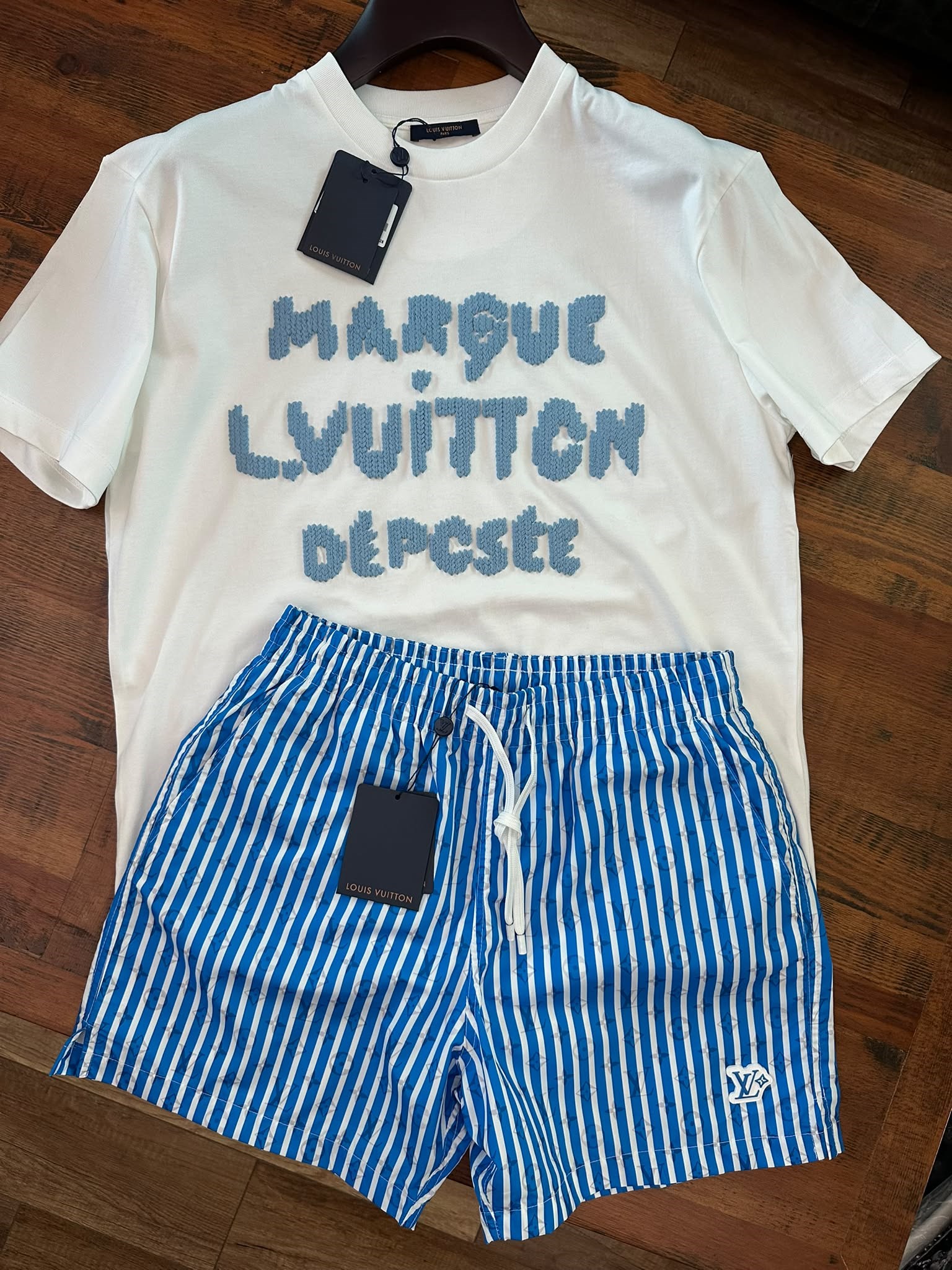 Marka Logolu Çizgili Deniz Şortu
