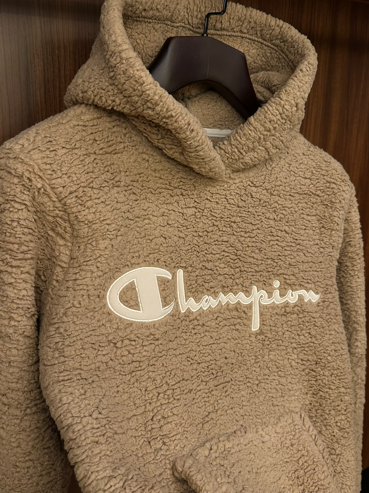 Gögüs Nakış Logolu Peluş Hoddie