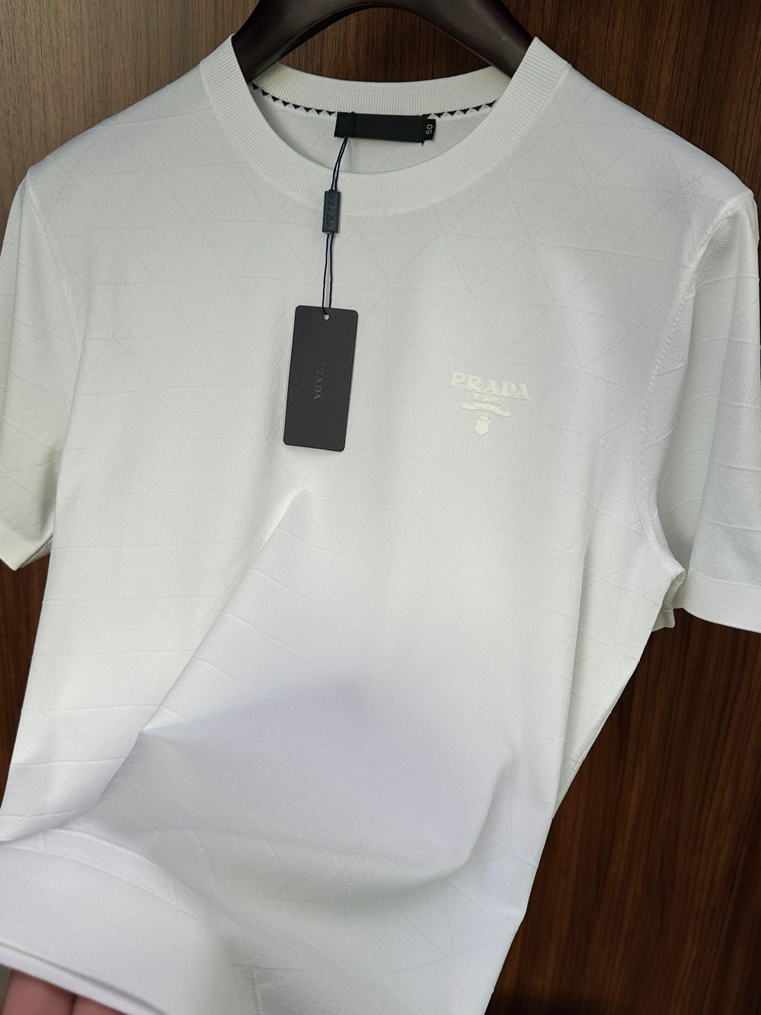 Göğüs Kabartma Logolu Triko T-Shirt