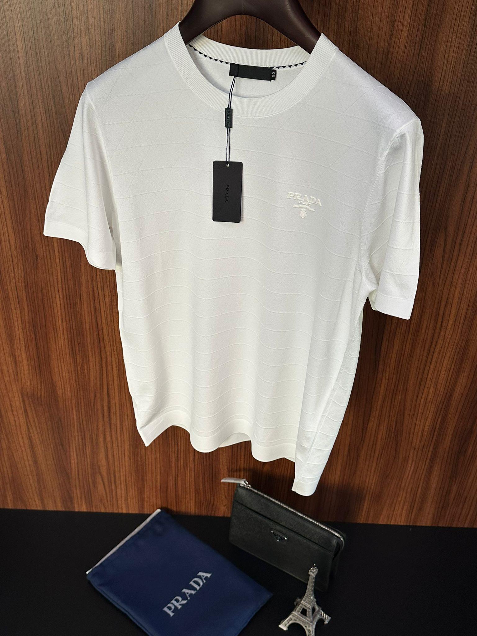 Göğüs Kabartma Logolu Triko T-Shirt