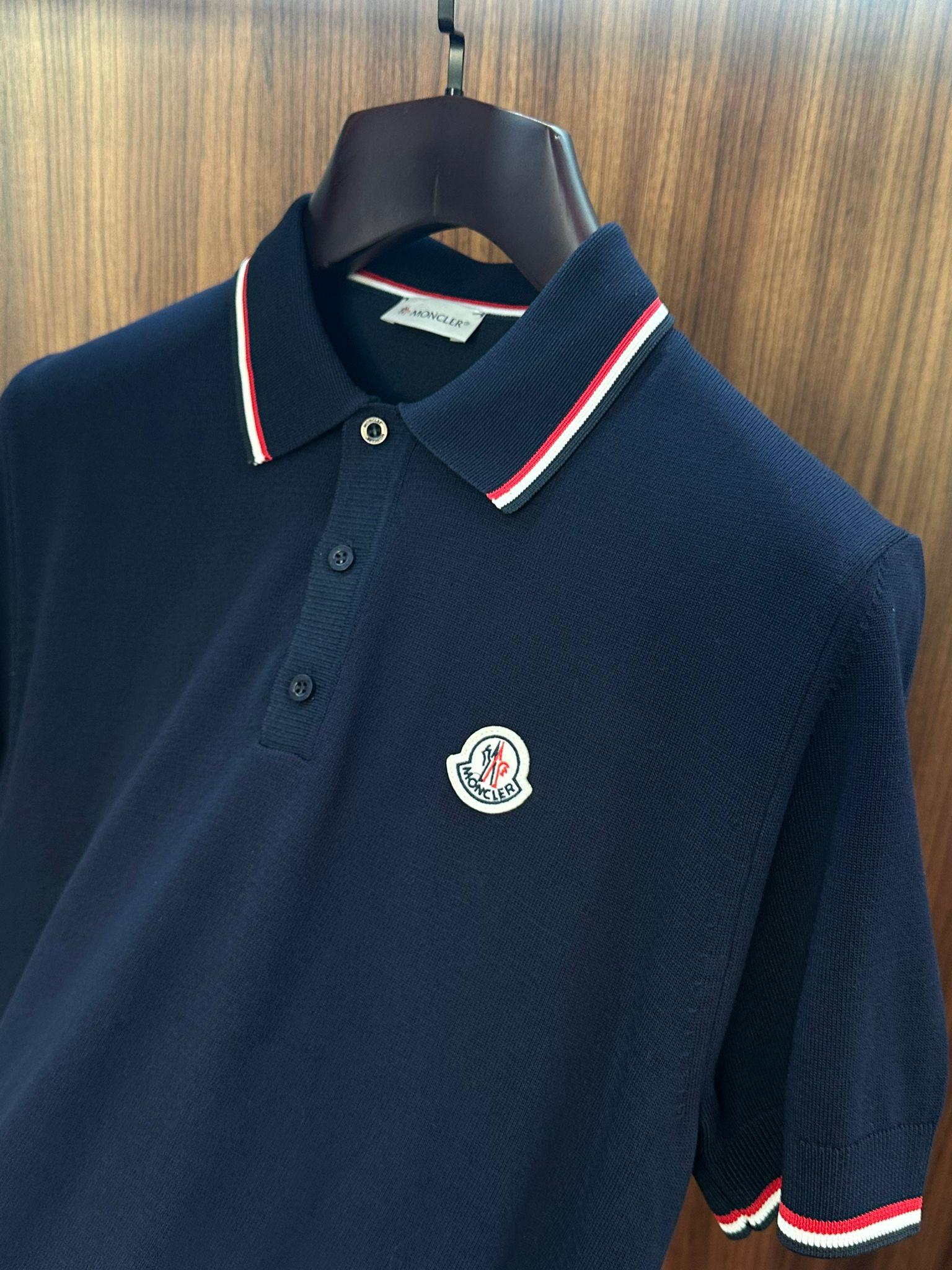 Göğüs Marka Logolu Yakalı Triko T-Shirt