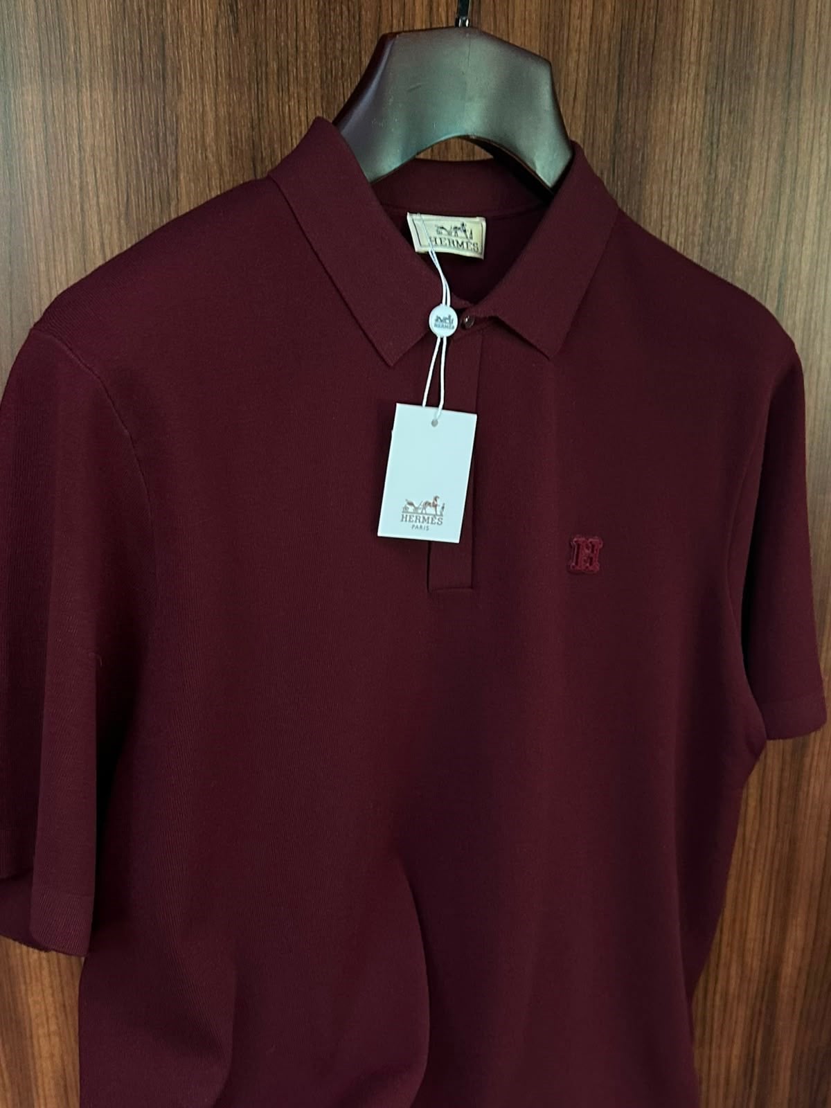 Kabartma Logolu Yakalı Triko T-Shirt