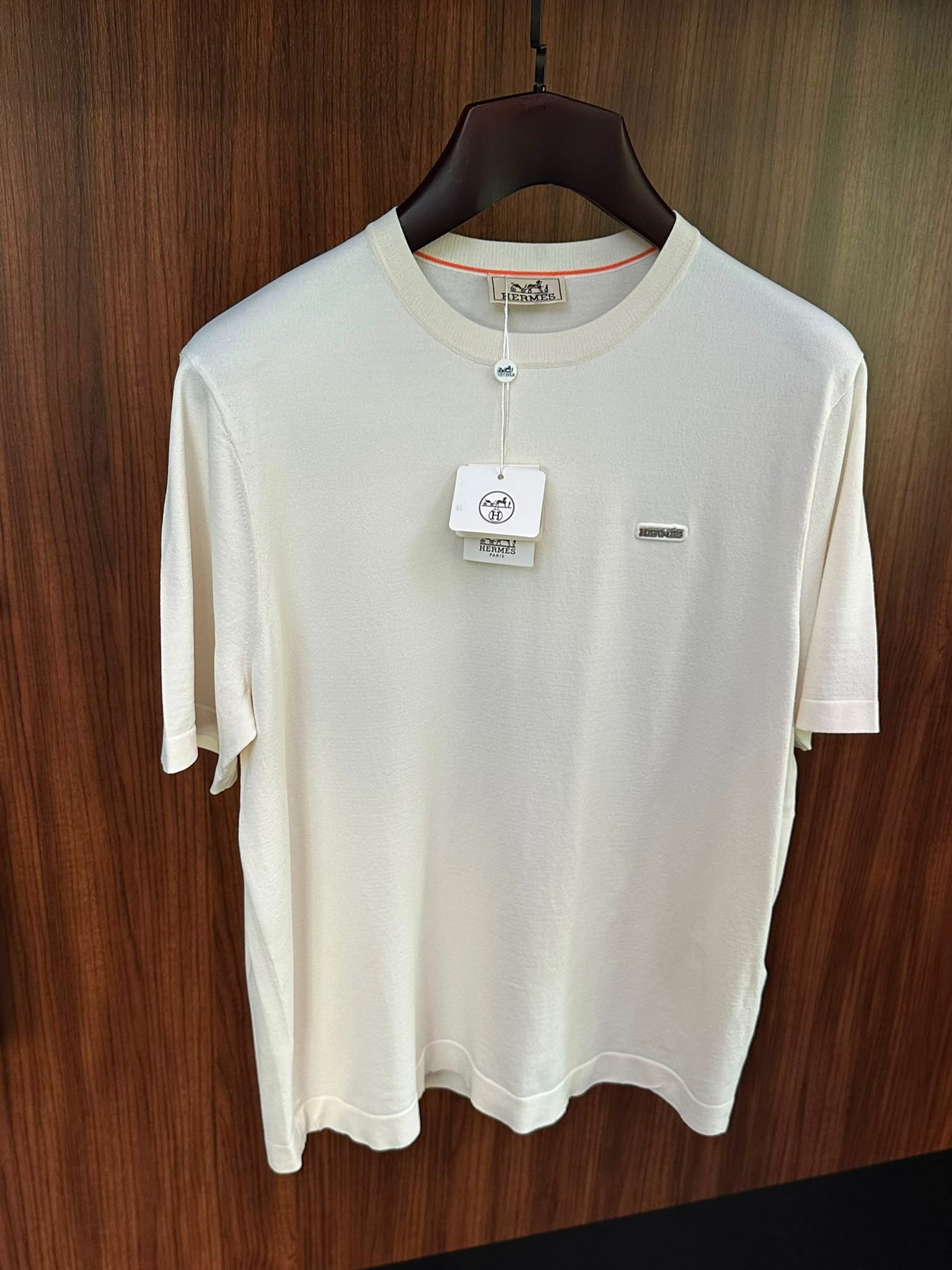 Metal Logolu Bisiklet Yaka T-Shirt