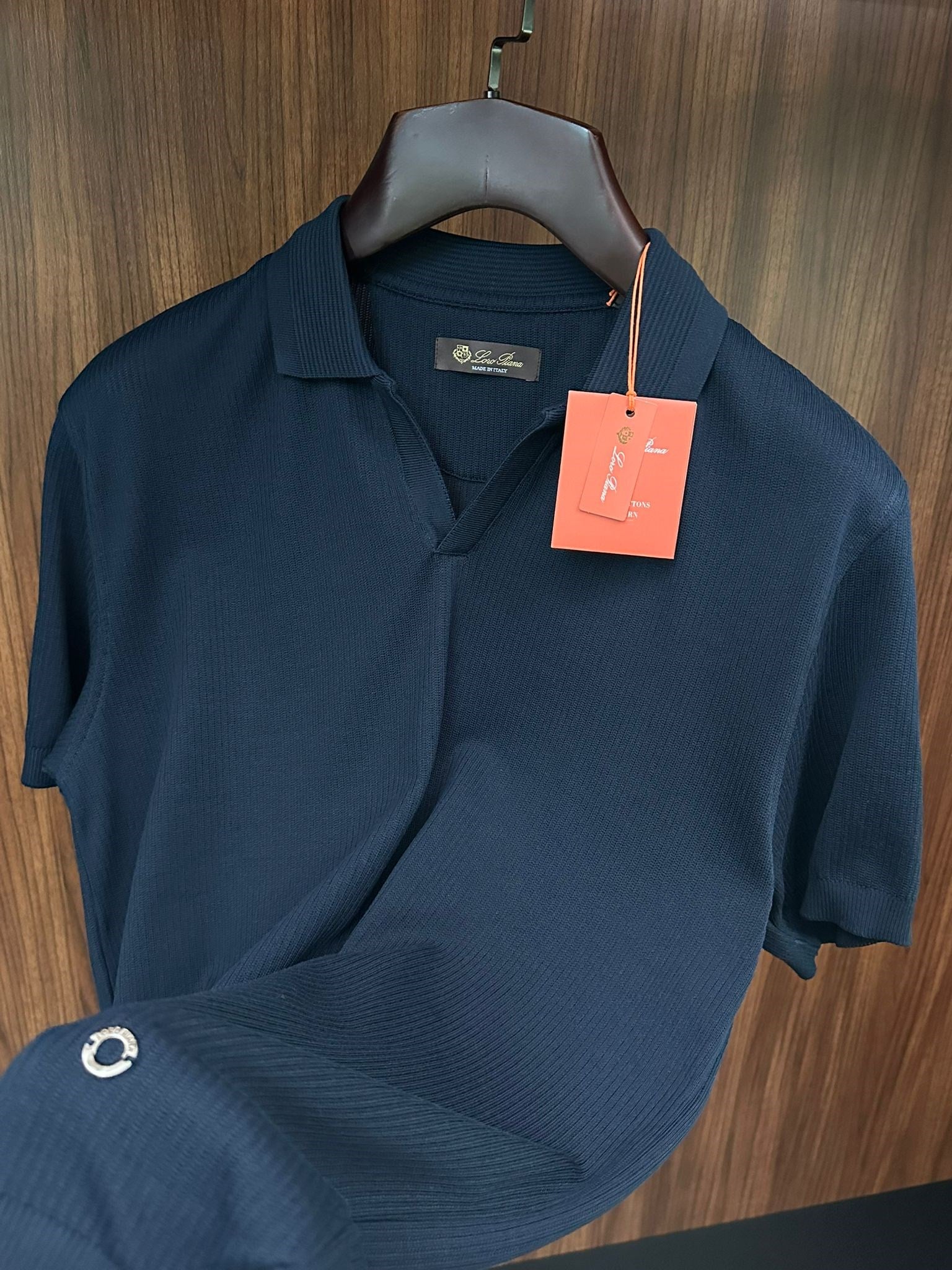 Metal Logolu Yakalı Triko T-Shirt