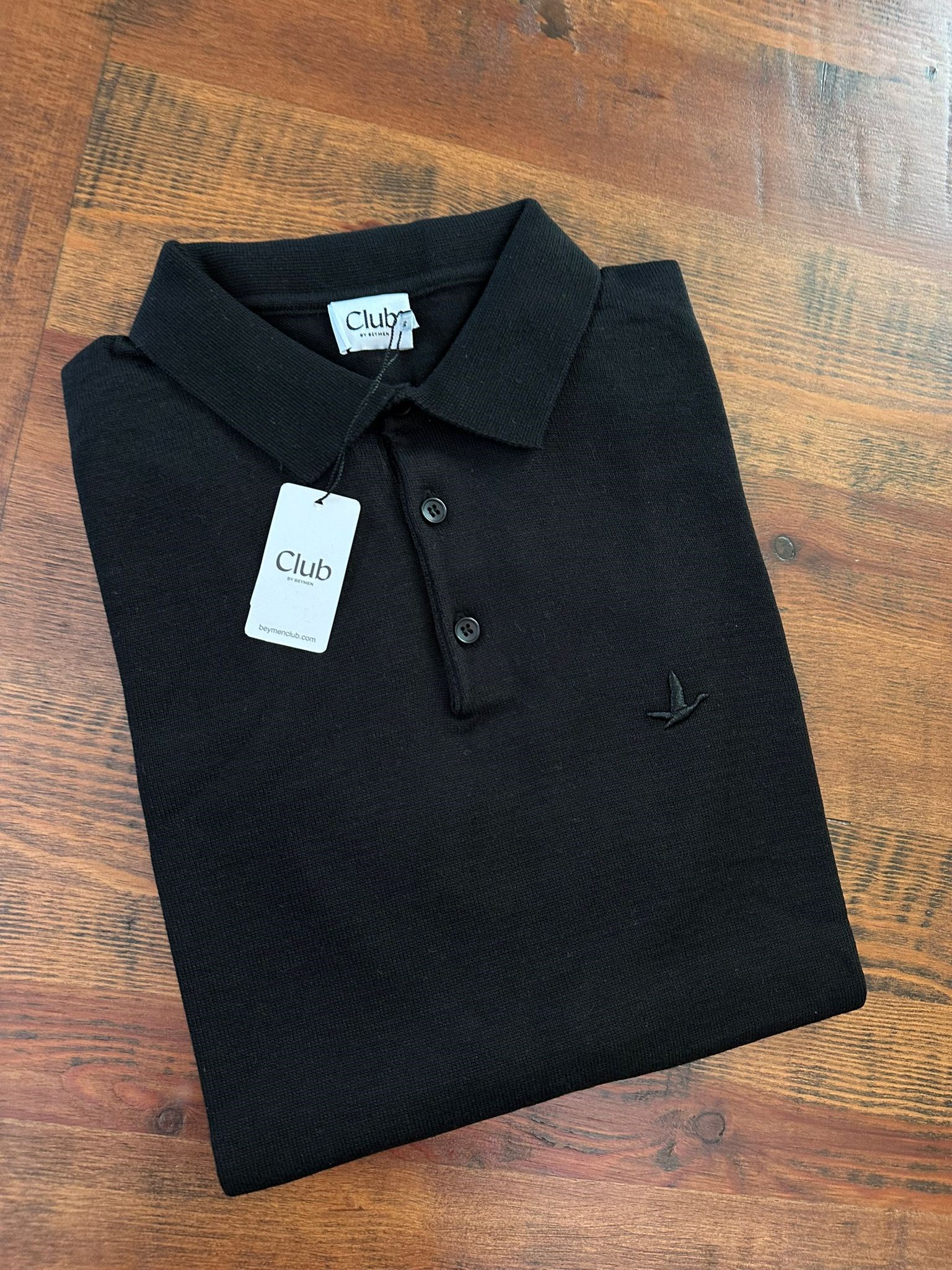 Nakış Kabartma Logolu Triko Yakalı T-Shirt