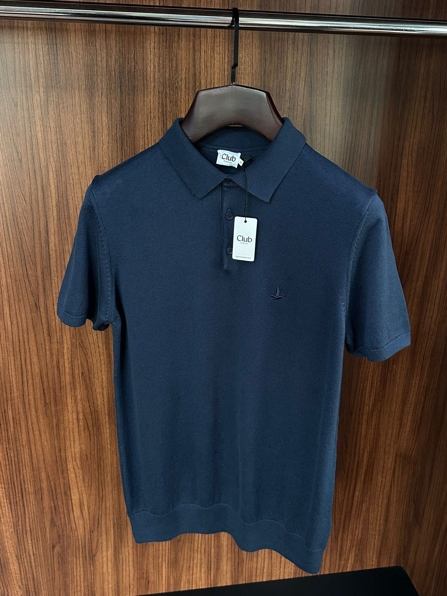 Nakış Kabartma Logolu Triko Yakalı T-Shirt