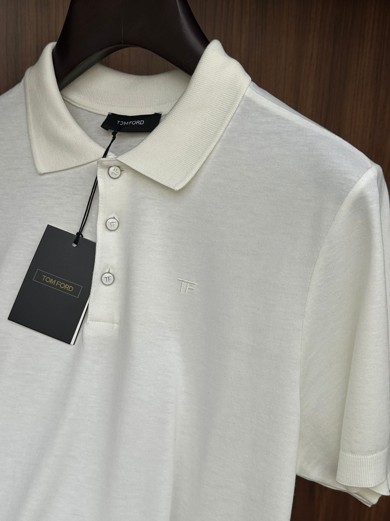 Nakış Logolu Kaşmir Kumaş Yakalı T-Shirt
