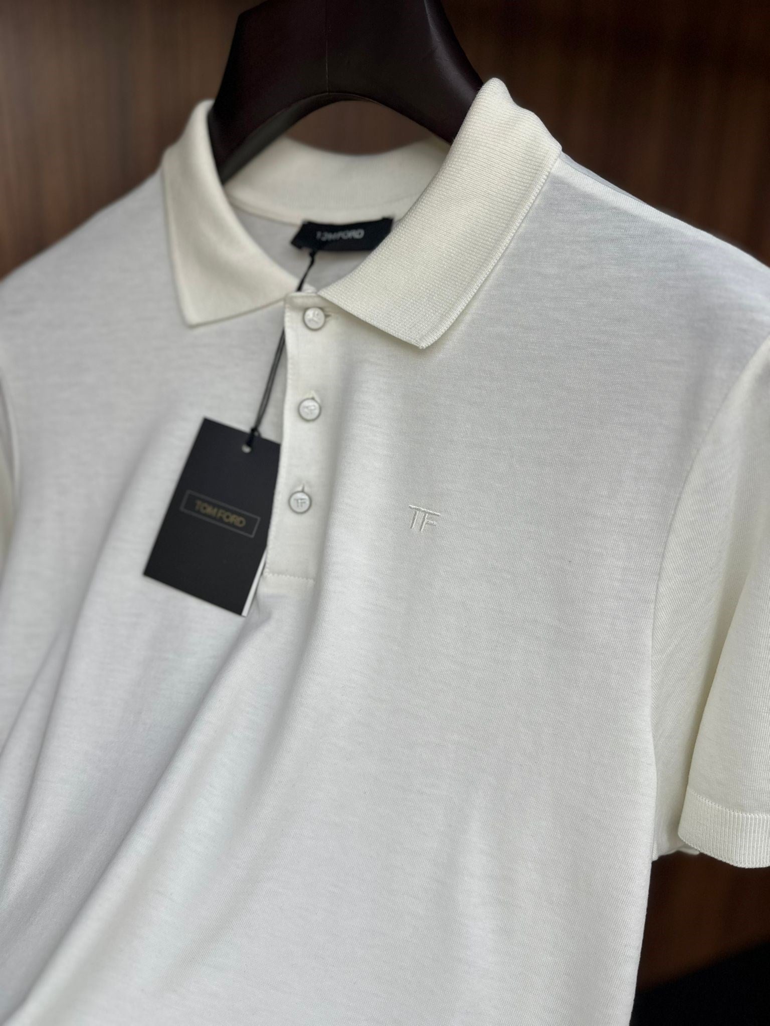 Nakış Logolu Kaşmir Kumaş Yakalı T-Shirt