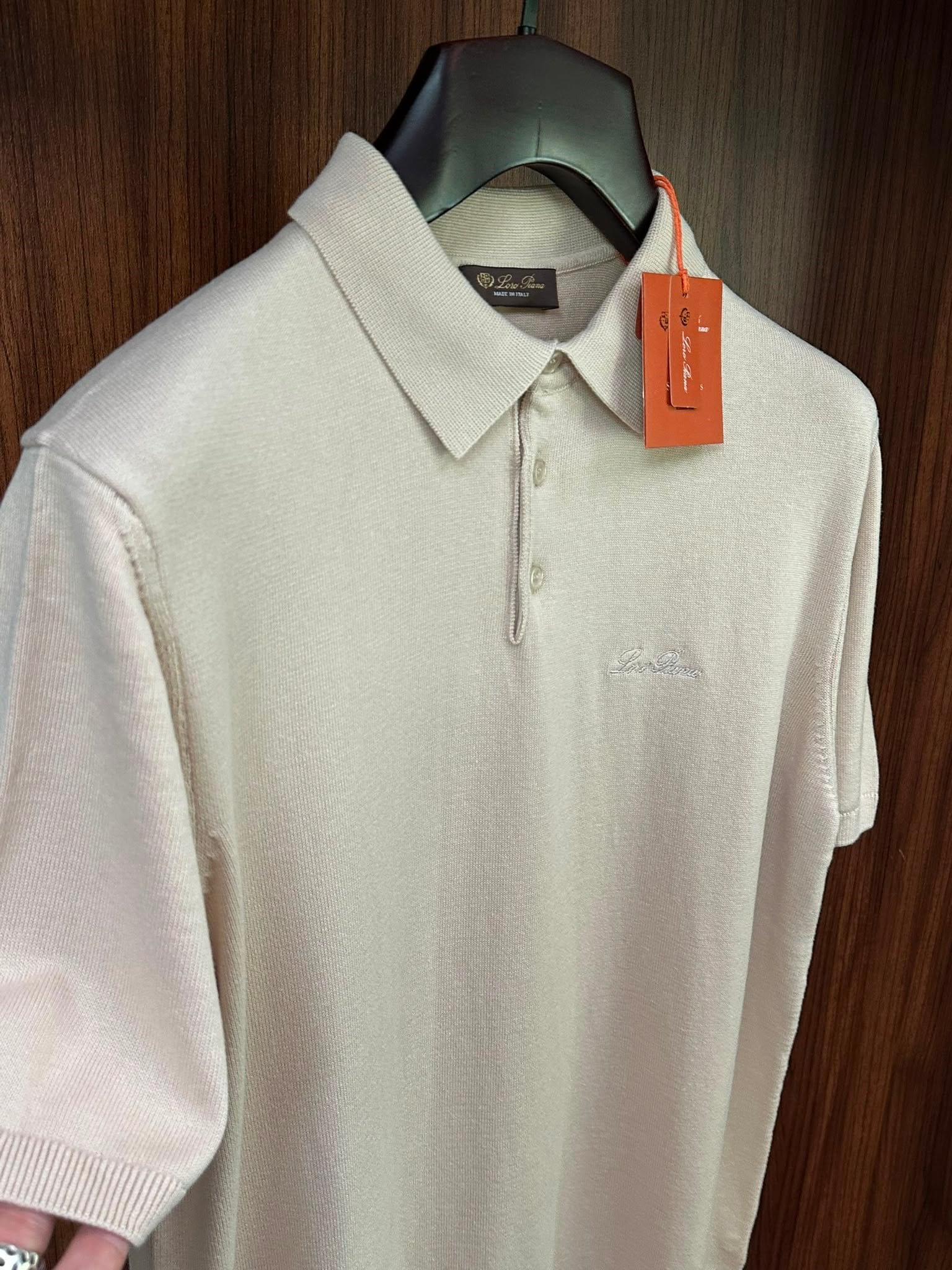 Nakış Marka Yazılı Yakalı T-Shirt