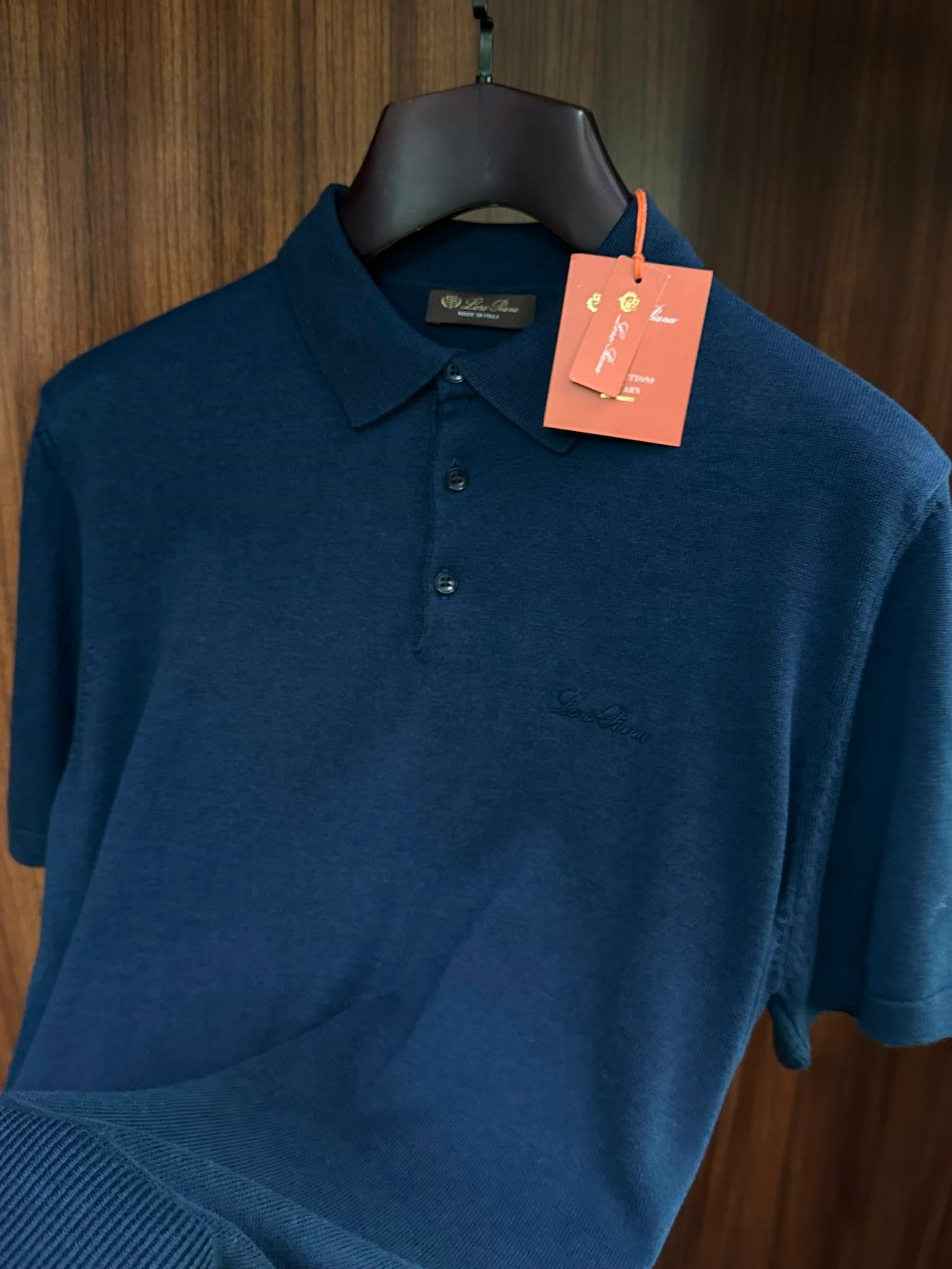 Nakış Marka Yazılı Yakalı T-Shirt