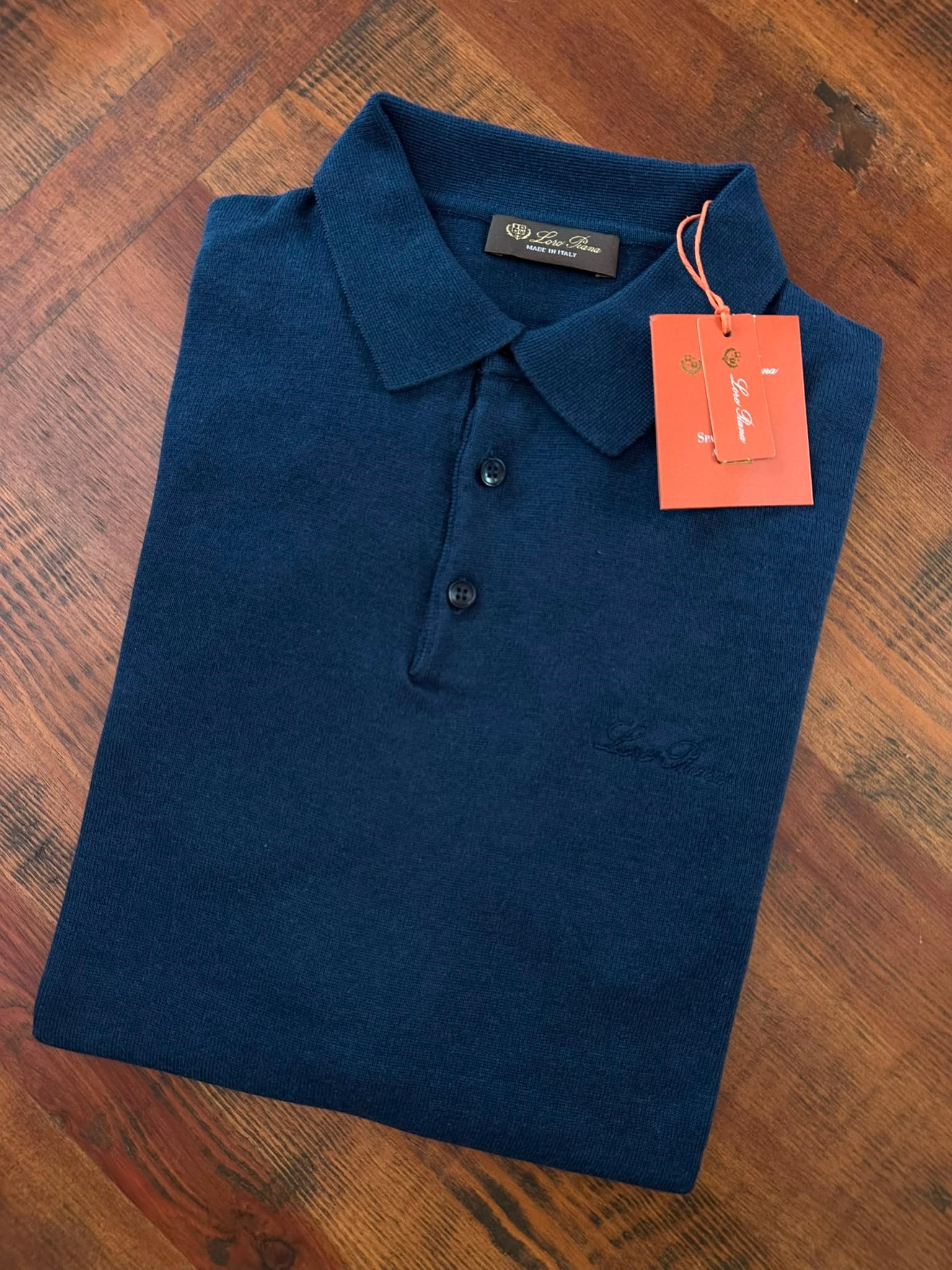 Nakış Marka Yazılı Yakalı T-Shirt
