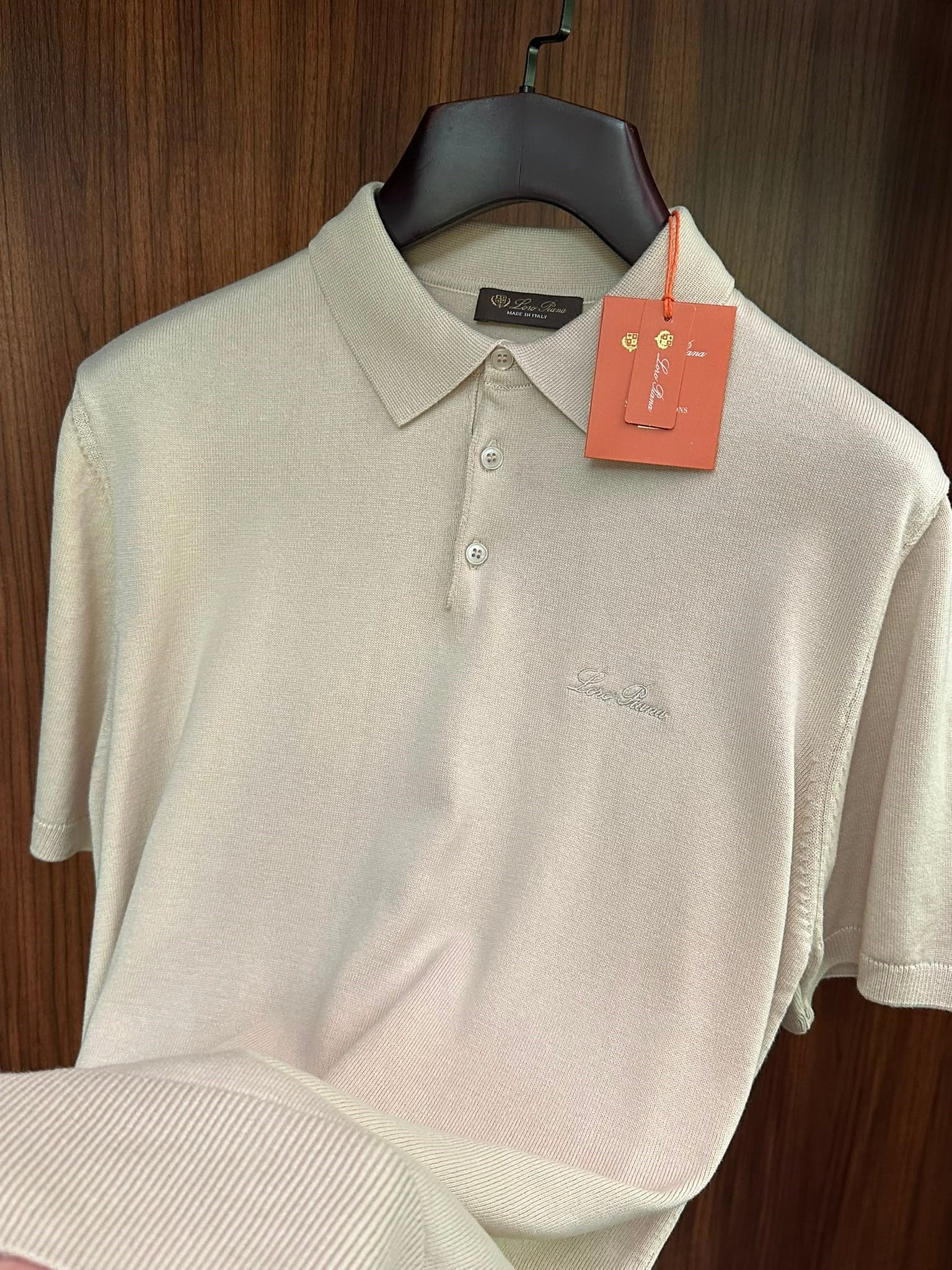 Nakış Marka Yazılı Yakalı T-Shirt