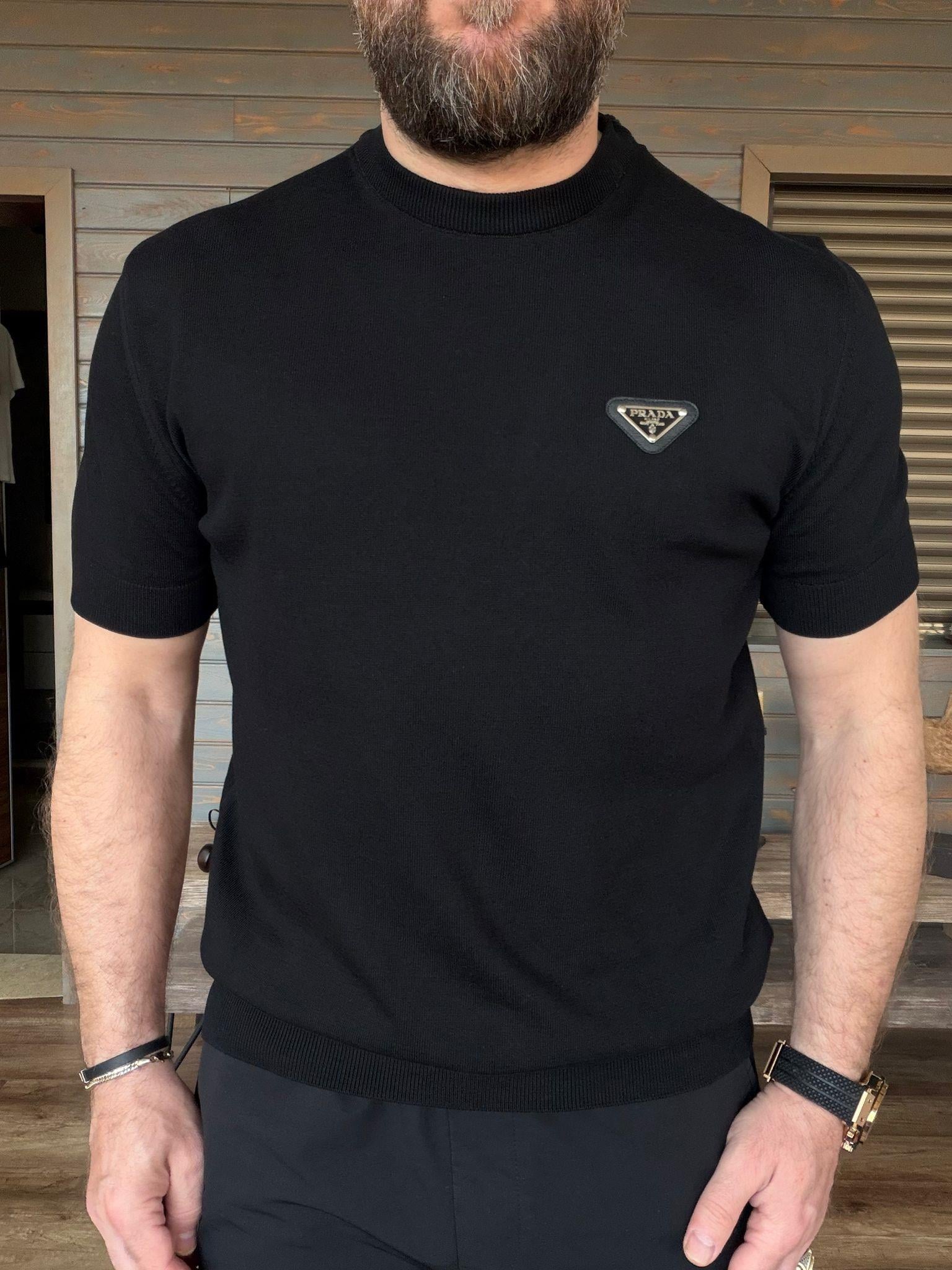 Tonaton Göğüs Metal Logolu Triko T-Shirt