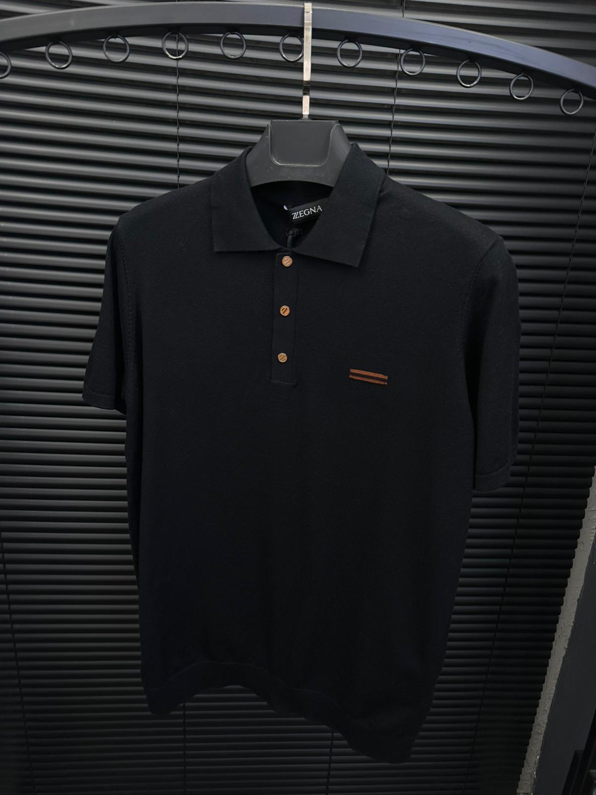 Metal Düğme Detaylı Yakalı Triko T-Shirt