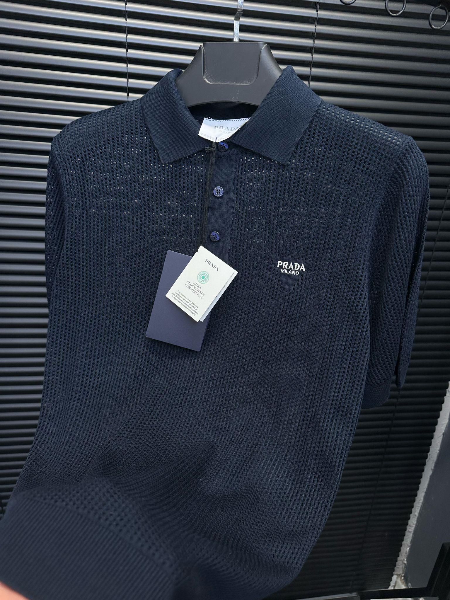 Nakış Logolu Delikli Triko Yakalı T-Shirt