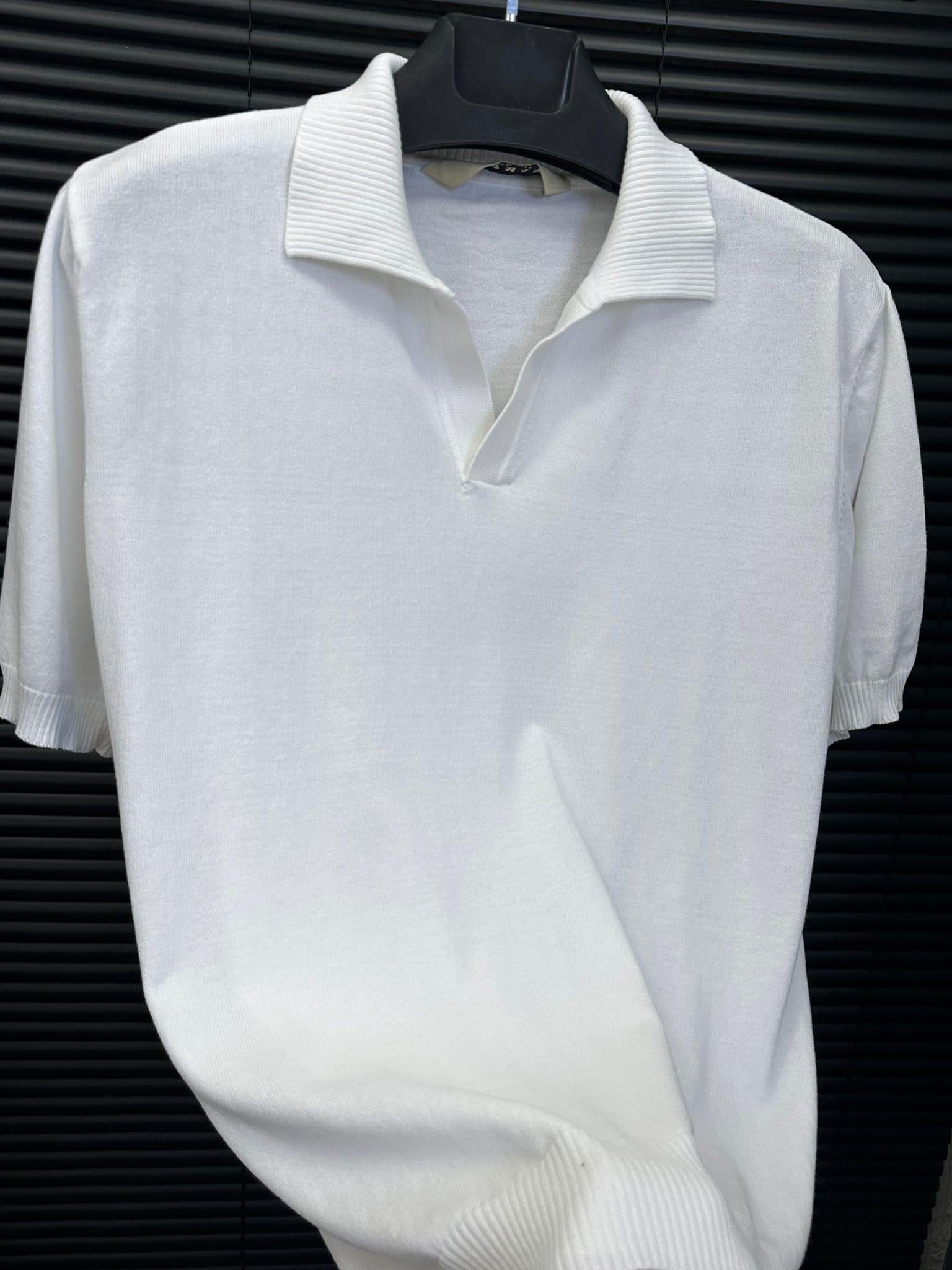 Triko Kumaş Yakalı T-Shirt