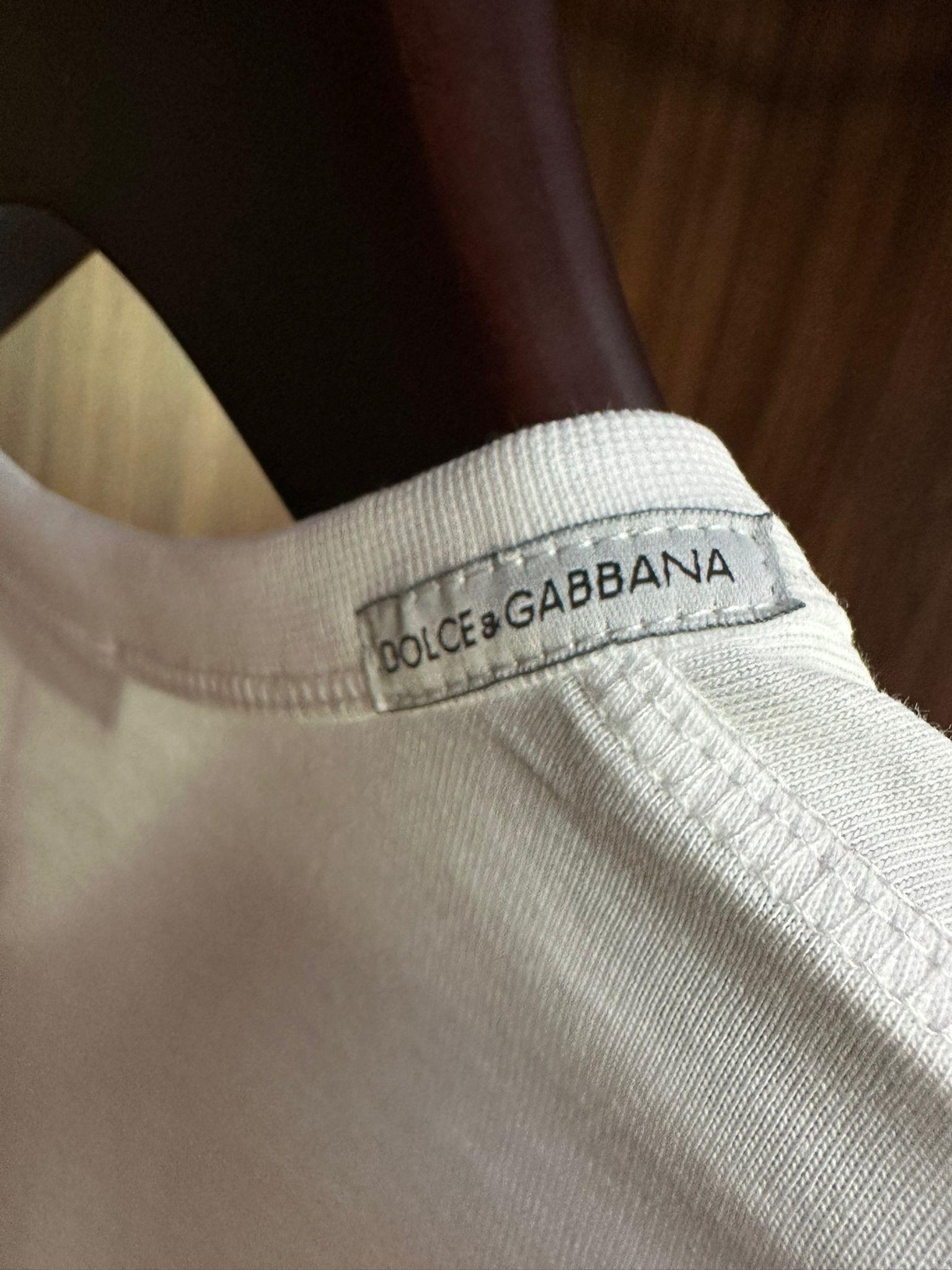 Pamuklu V Yaka Basic T-Shirt