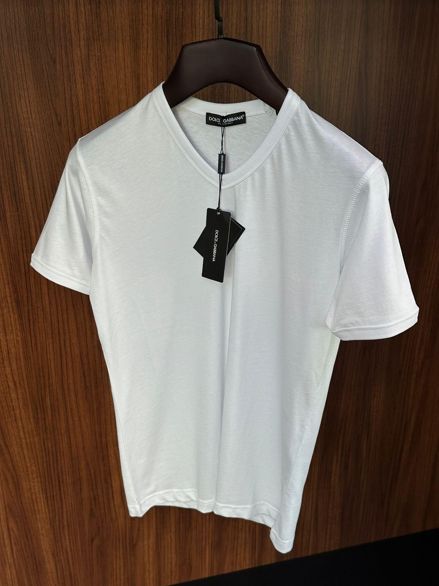 Pamuklu V Yaka Basic T-Shirt