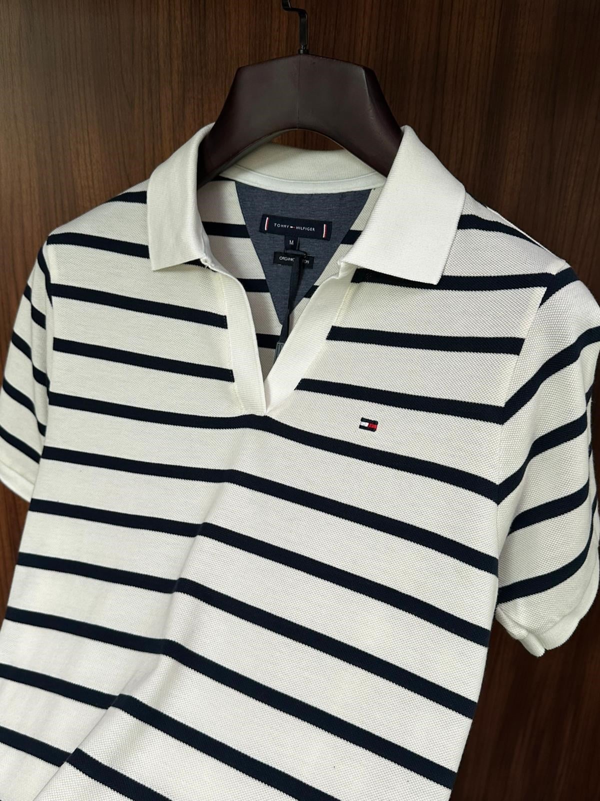 Nakış Logolu Yatay Çizgili Yakalı T-Shirt